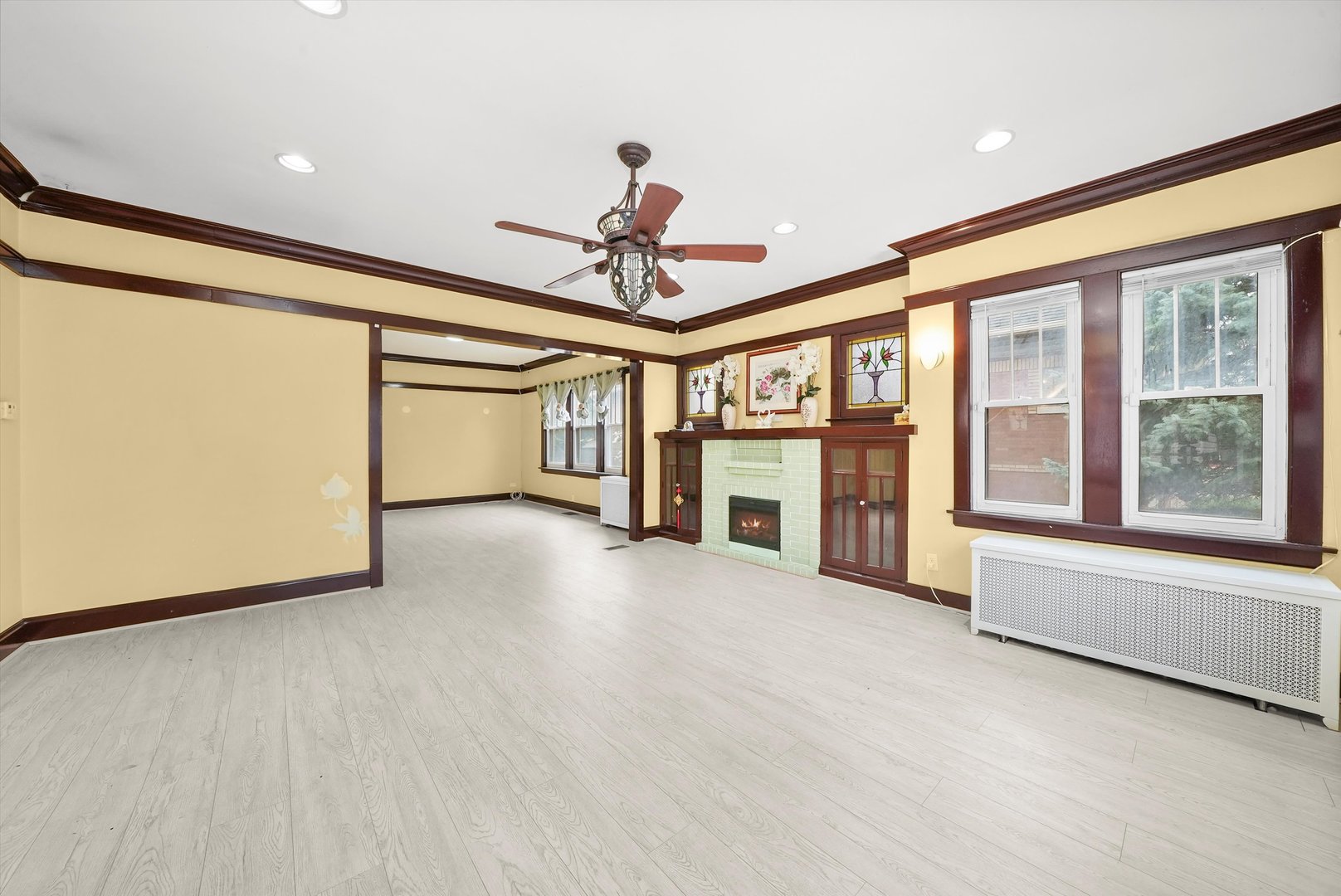 Chicago, Illinois, 60630, United States, 8 Bedrooms Bedrooms, ,3 BathroomsBathrooms,Residential,For Sale,1892523