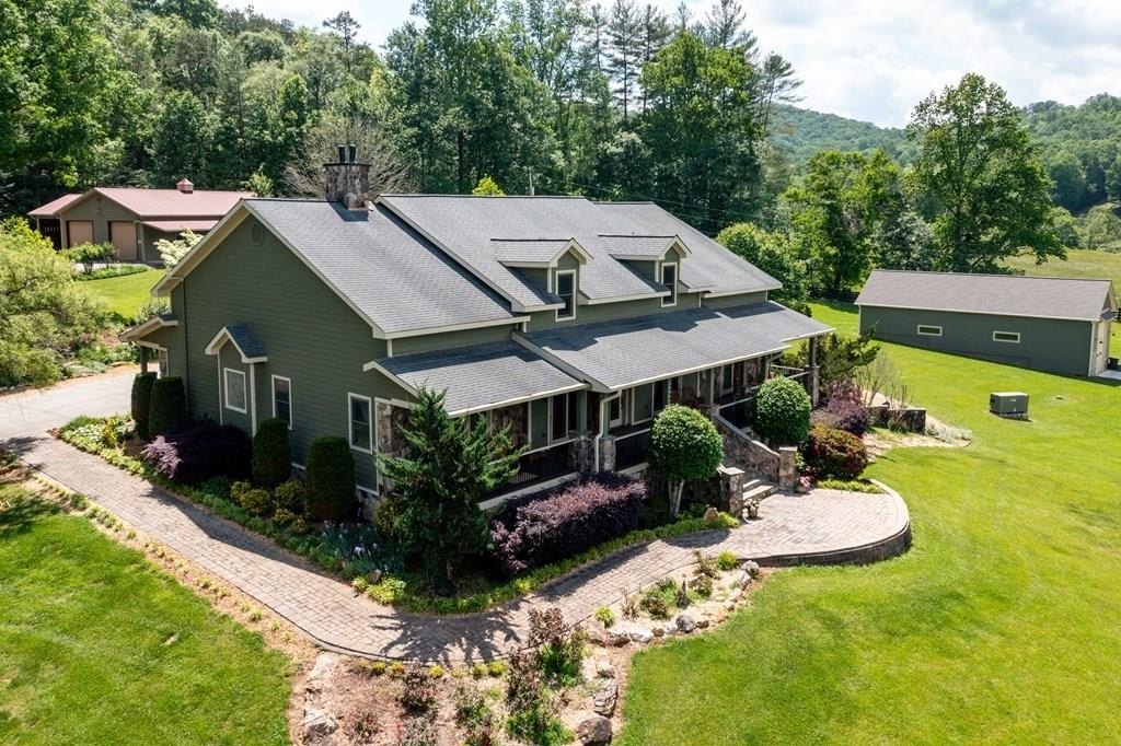 Hayesville, North Carolina, 28904, United States, 4 Bedrooms Bedrooms, ,4 BathroomsBathrooms,Residential,For Sale,1879650