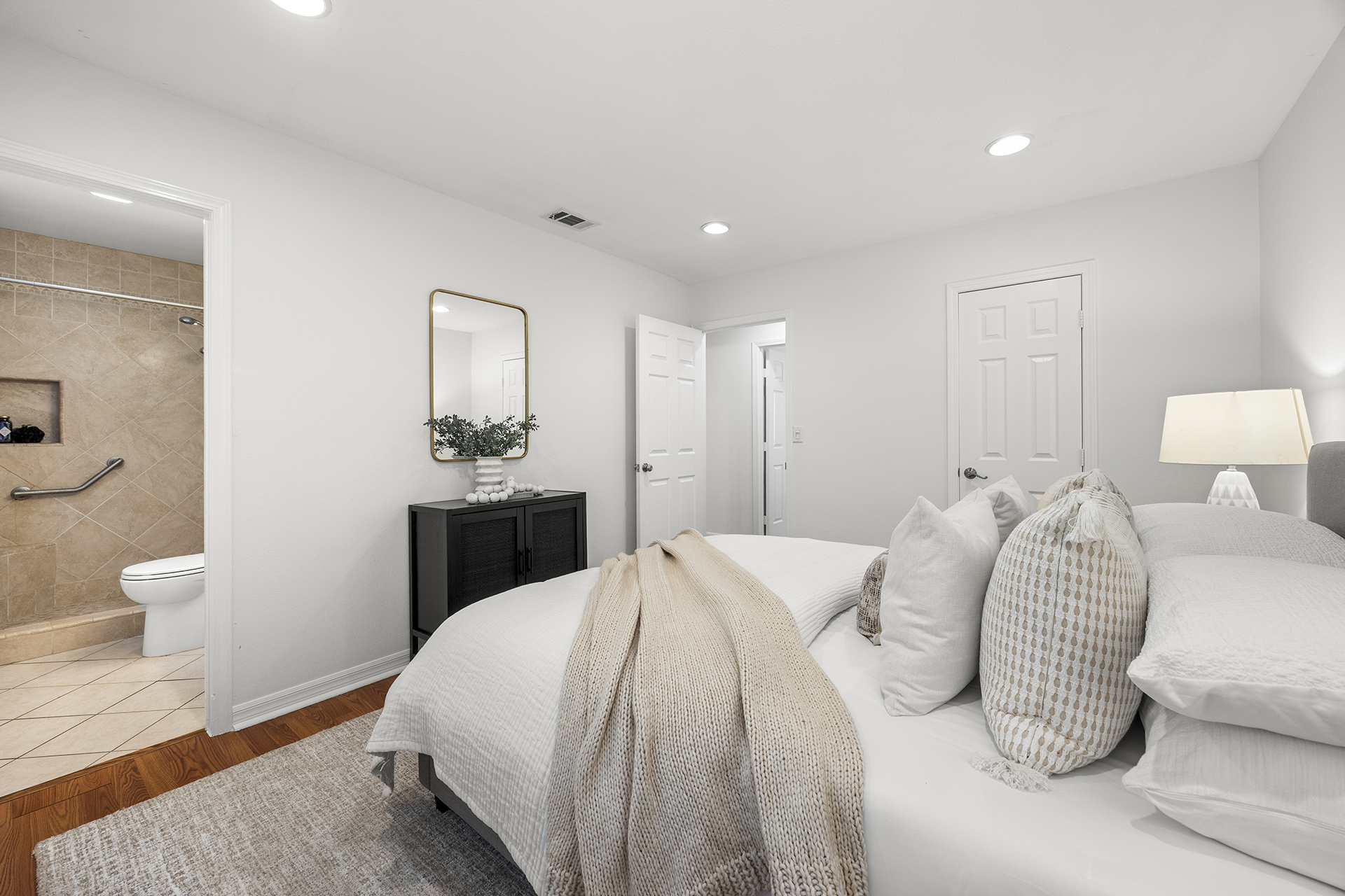 Anaheim, California, 92807, United States, 3 Bedrooms Bedrooms, ,2 BathroomsBathrooms,Residential,For Sale,1889806