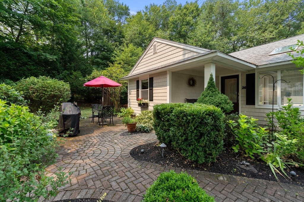 Chelmsford, Massachusetts, 01824, United States, 3 Bedrooms Bedrooms, ,2 BathroomsBathrooms,Residential,For Sale,1927111