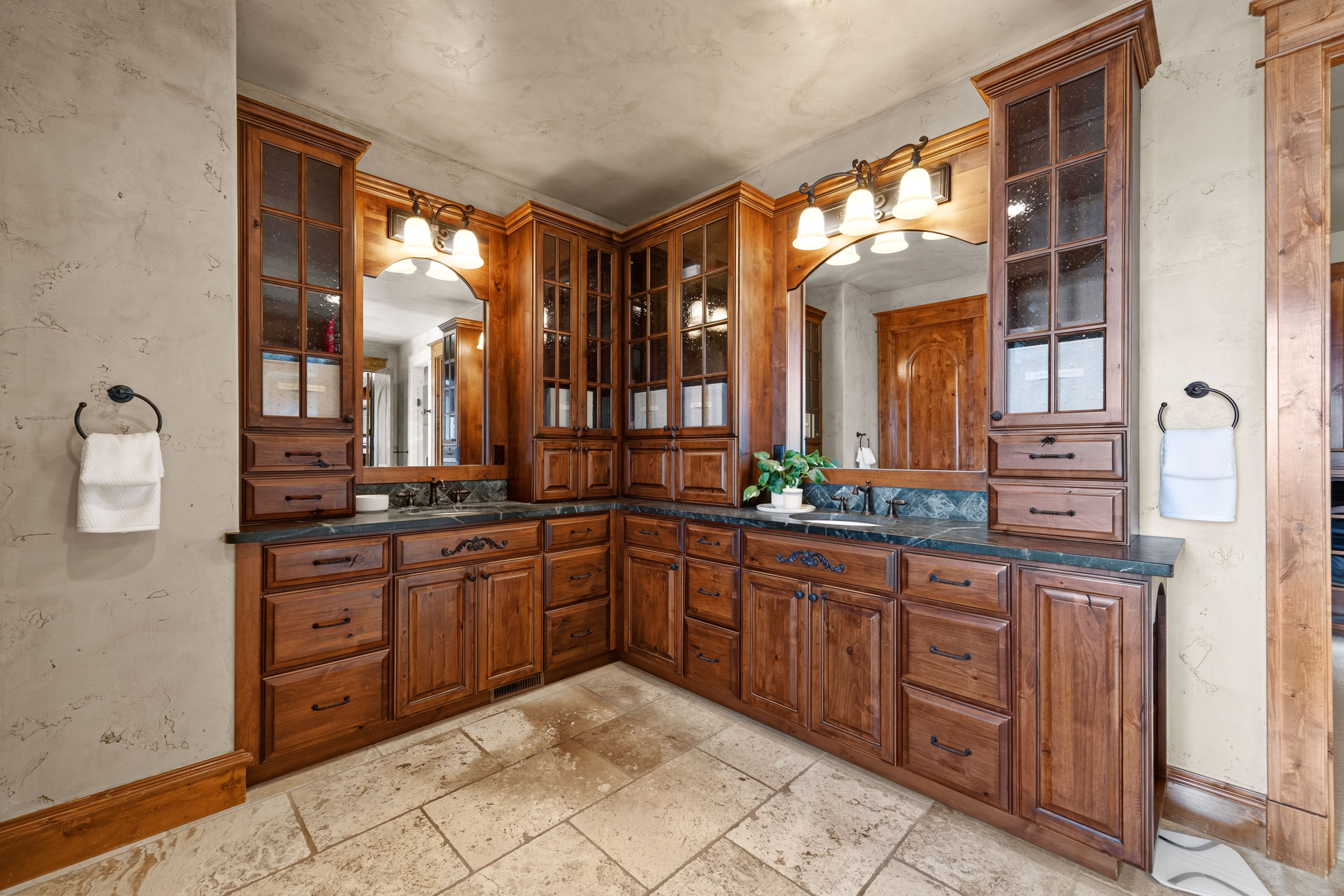  One of Castle Pines’ Most Exceptional Custom Residences - 物件實景