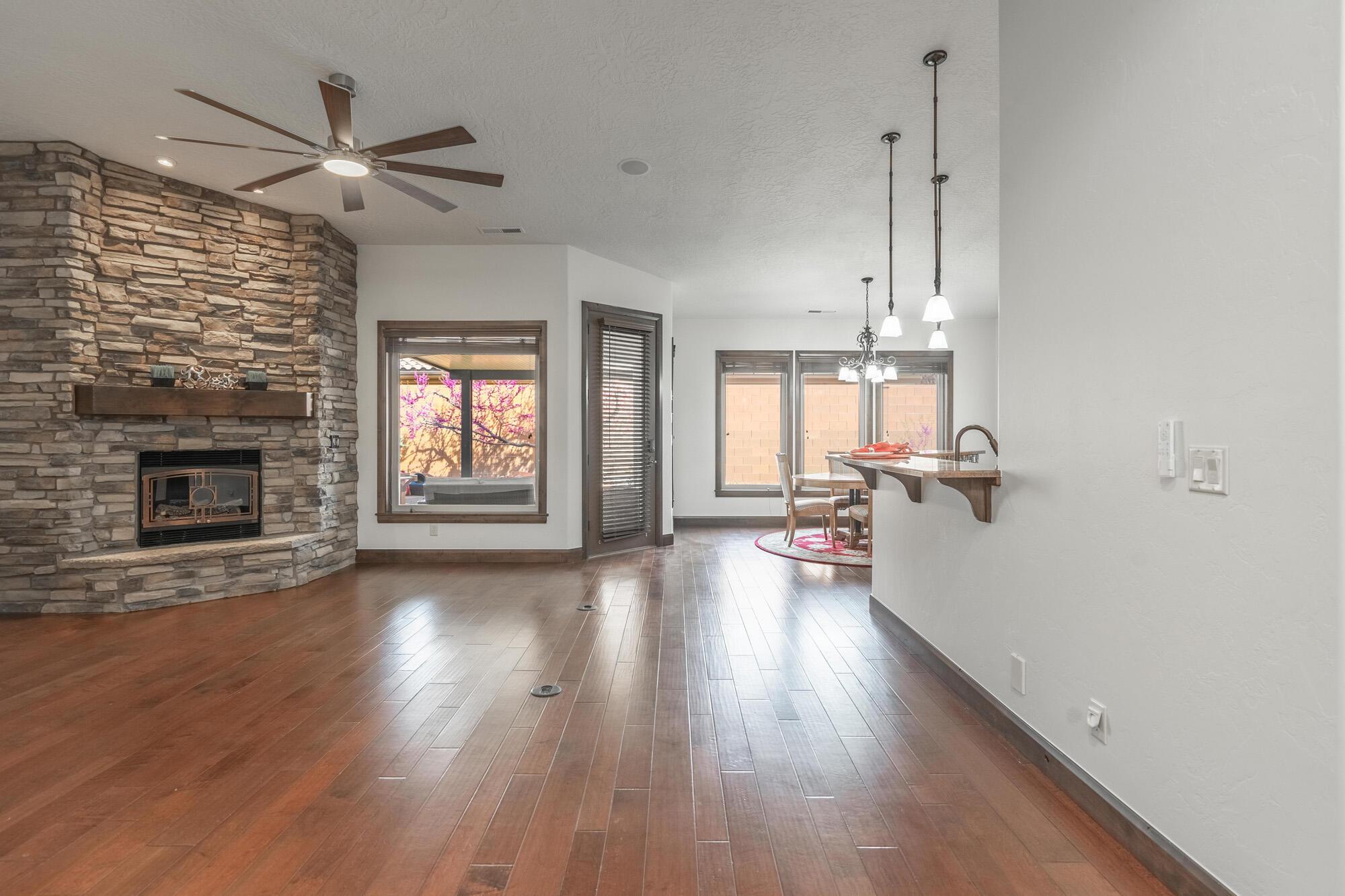 Washington, Utah, 84780, United States, 4 Bedrooms Bedrooms, ,2 BathroomsBathrooms,Residential,For Sale,2009720