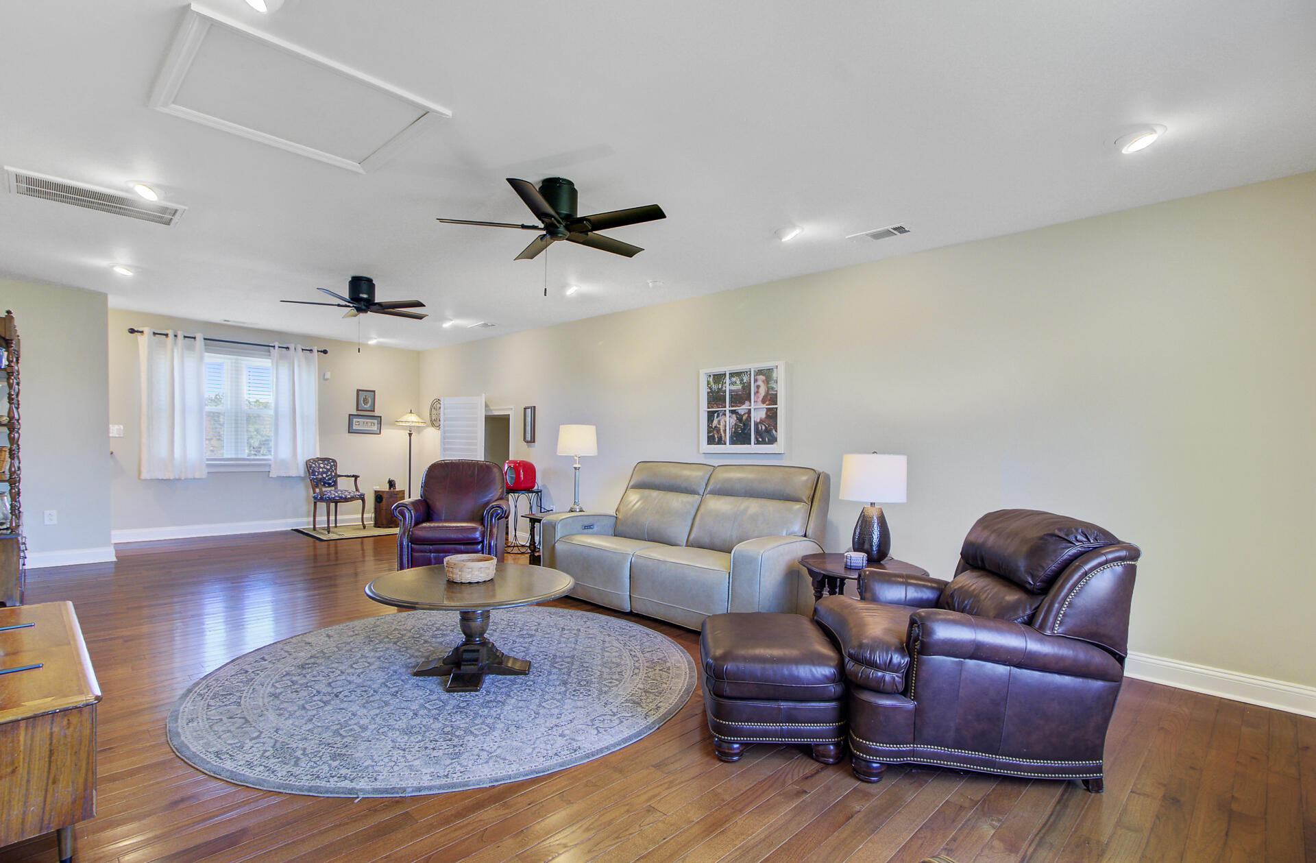 Cross, South Carolina, 29436, United States, 4 Bedrooms Bedrooms, ,3 BathroomsBathrooms,Residential,For Sale,1992832