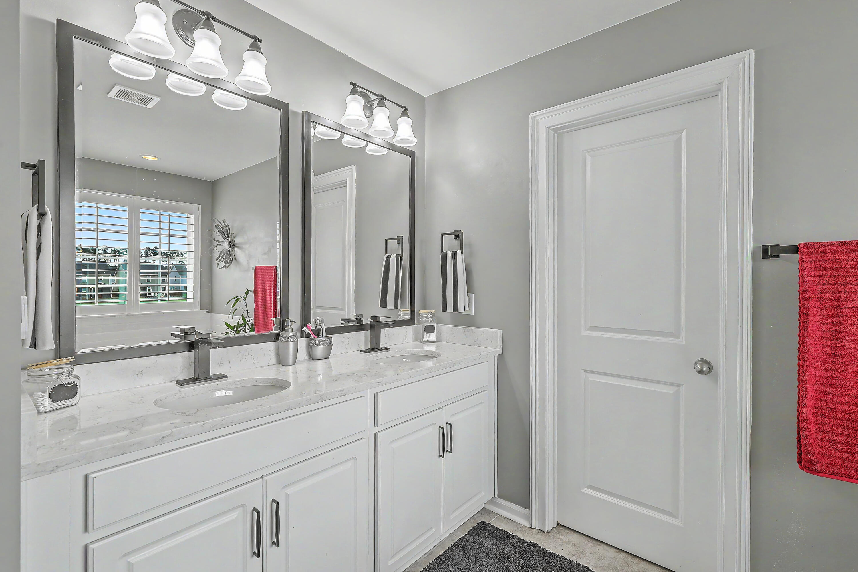 Summerville, South Carolina, 29486, United States, 4 Bedrooms Bedrooms, ,3 BathroomsBathrooms,Residential,For Sale,2038322