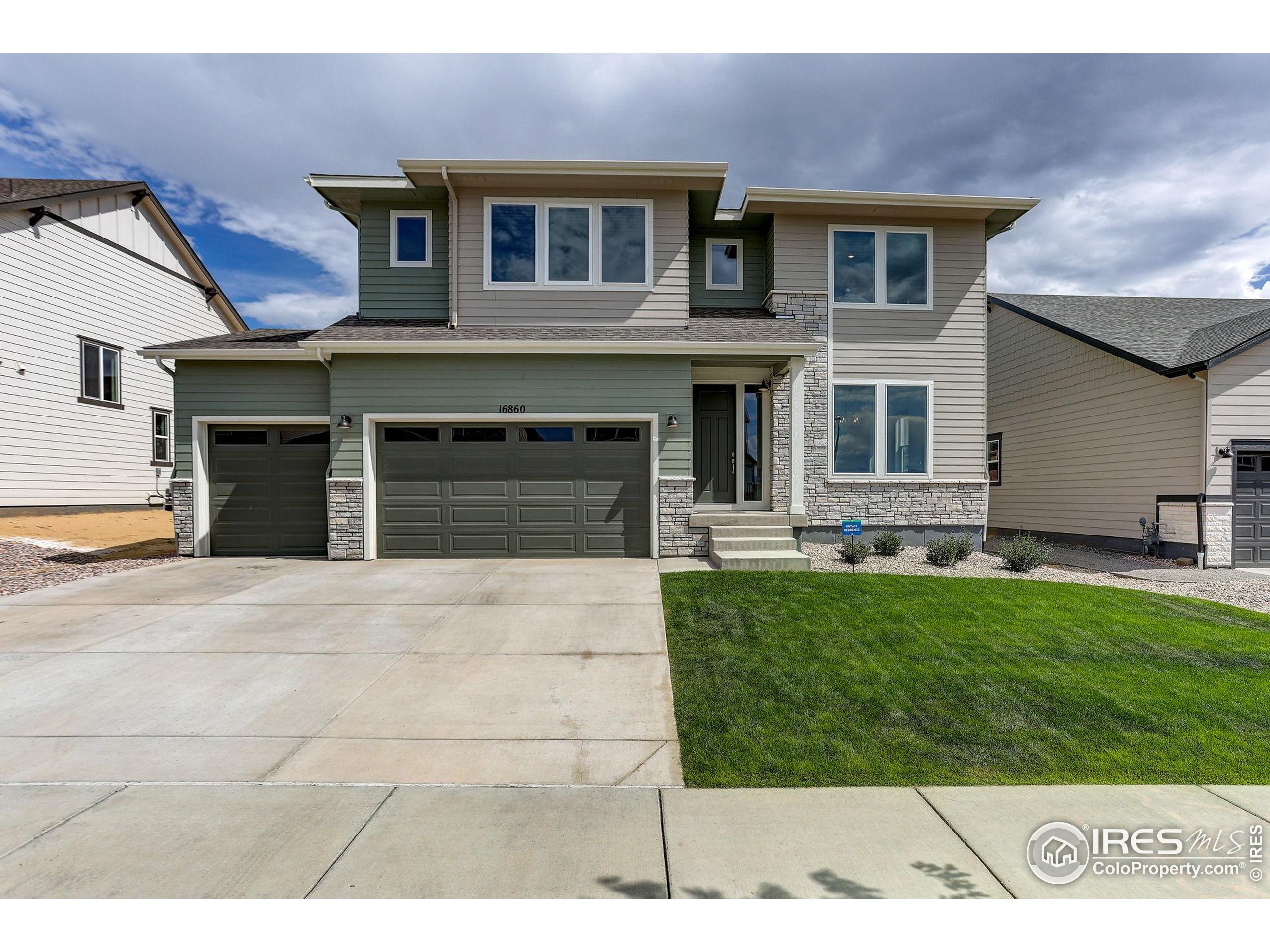 Mead, Colorado, 80542, United States, 5 Bedrooms Bedrooms, ,3 BathroomsBathrooms,Residential,For Sale,1941802