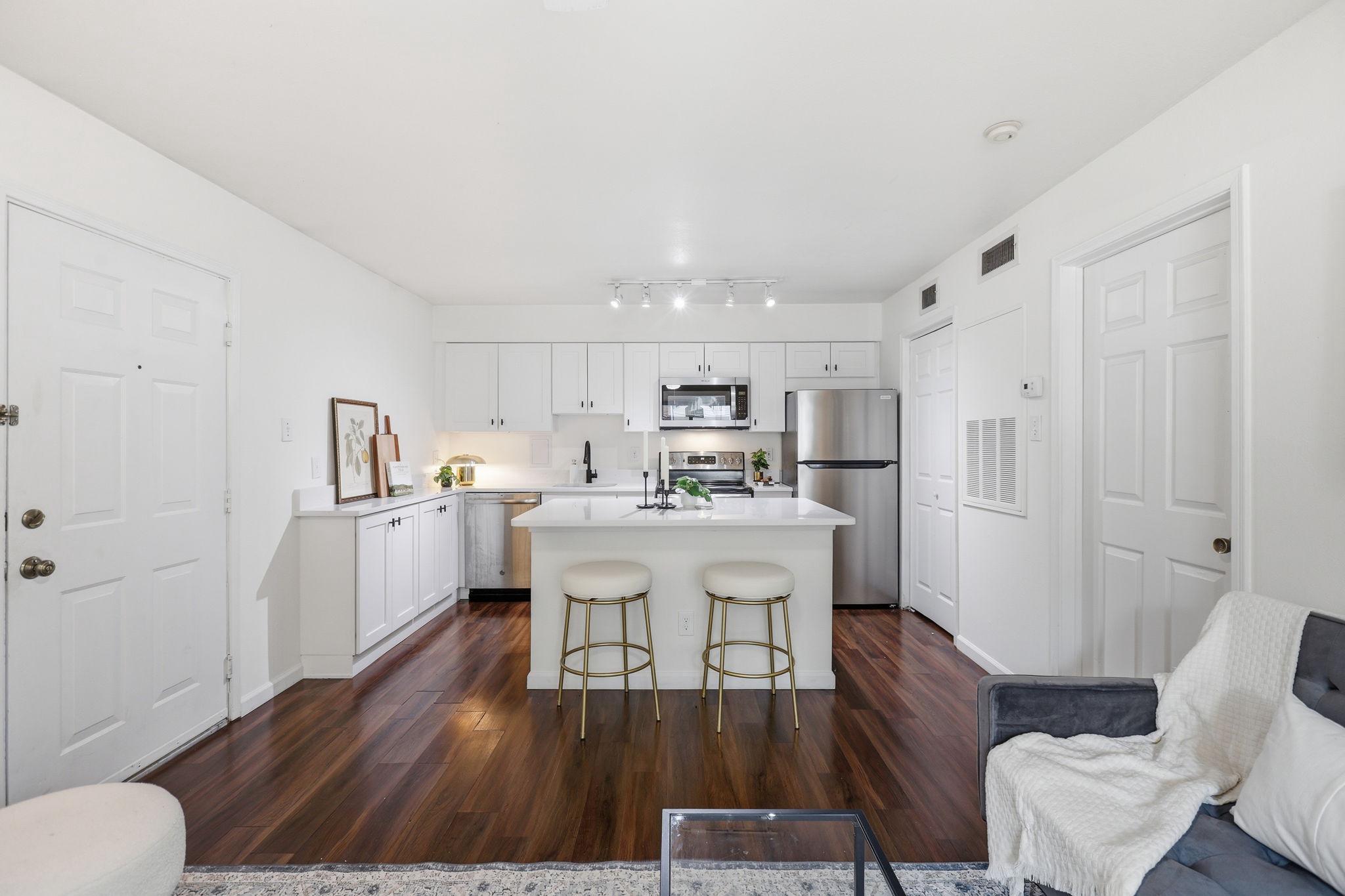  3303 Wyndham Circle, Alexandria, VA, 22302 - 物件實景