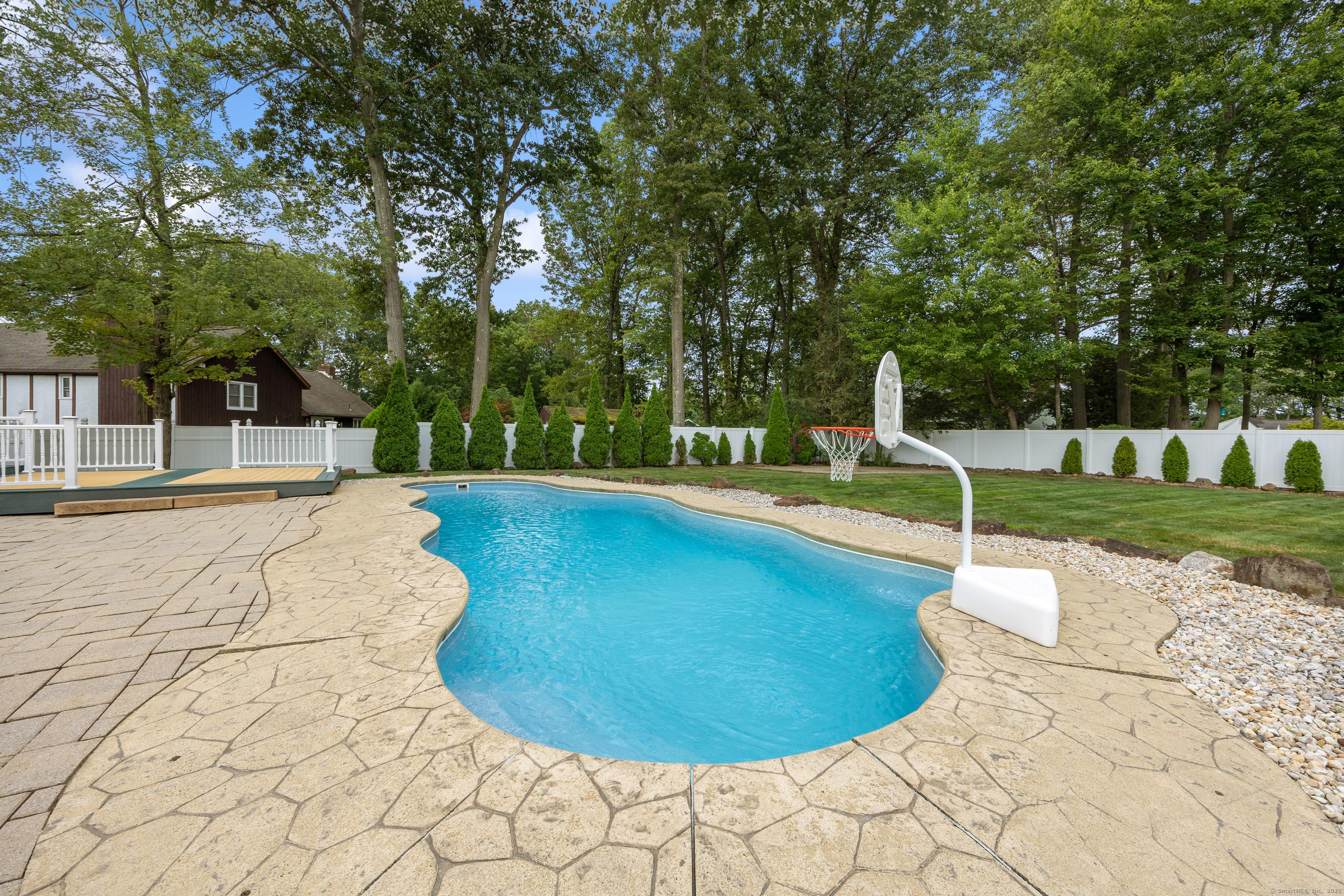 Southington, Connecticut, 06489, United States, 3 Bedrooms Bedrooms, ,3 BathroomsBathrooms,Residential,For Sale,1935376