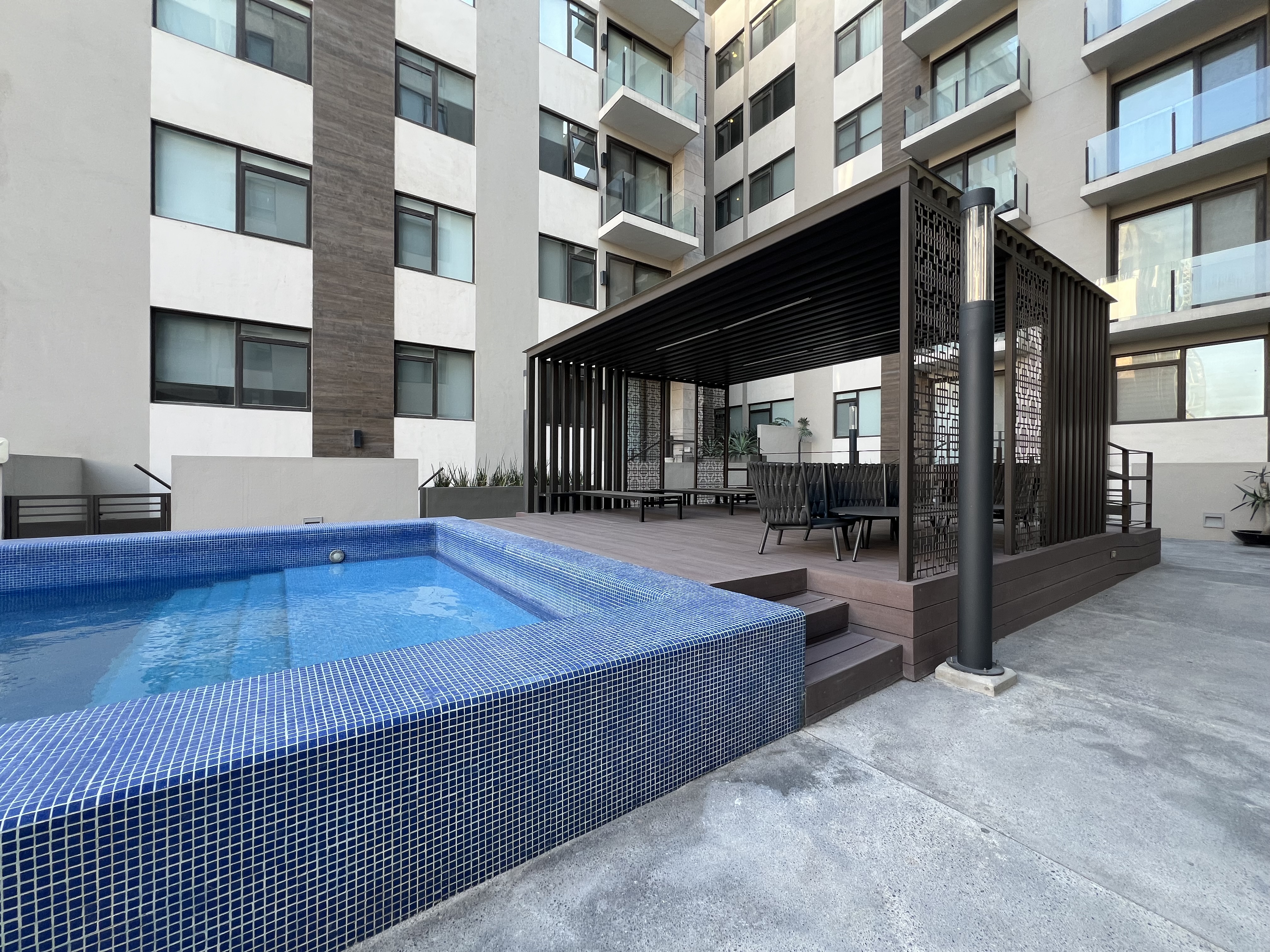  Modern Turnkey Apartment with Panoramic Mountain Views - 物件實景