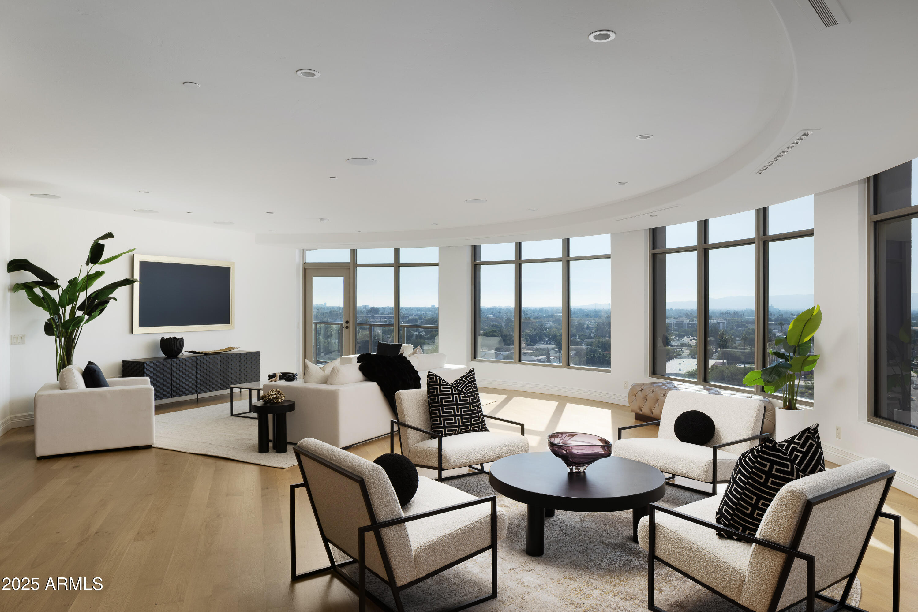 Phoenix, Arizona, 85016, United States, 2 Bedrooms Bedrooms, ,3 BathroomsBathrooms,Residential,For Sale,2001988