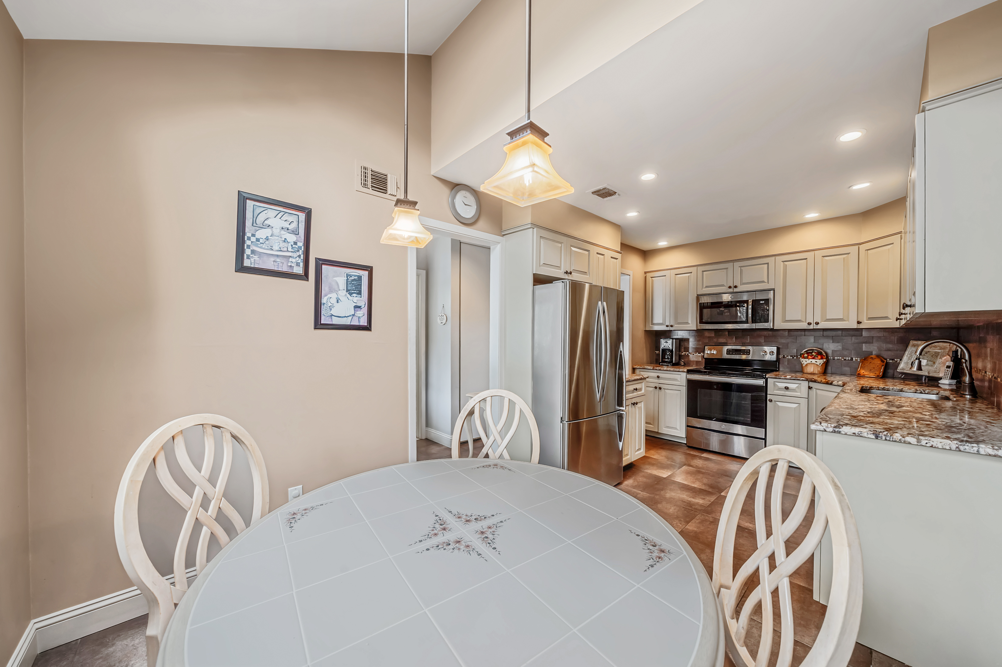  113 Laurel Lane, Wantagh, NY, 11793 - 物件實景