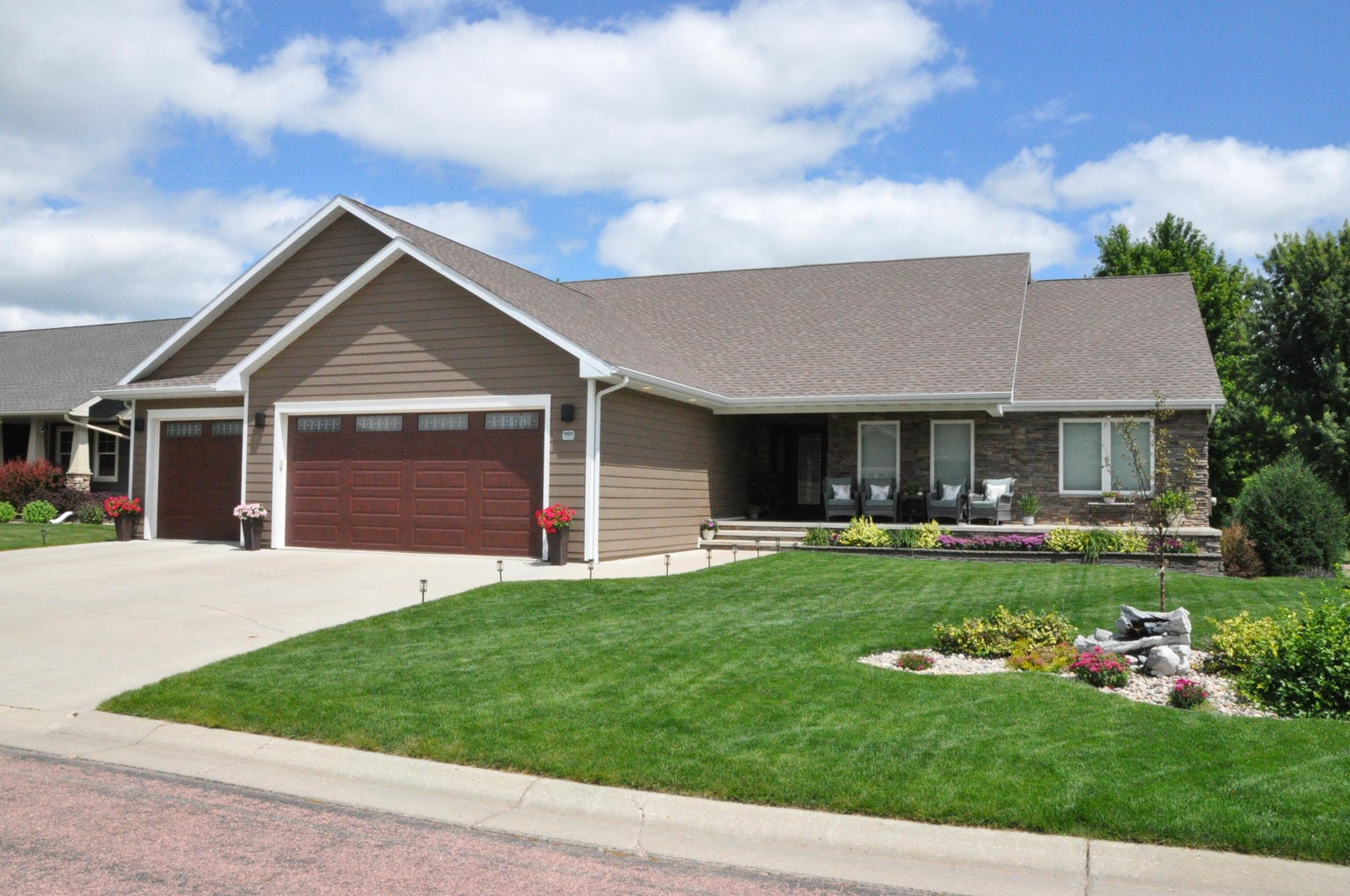 Brookings, South Dakota, 57006, United States, 5 Bedrooms Bedrooms, ,1 BathroomBathrooms,Residential,For Sale,1924534