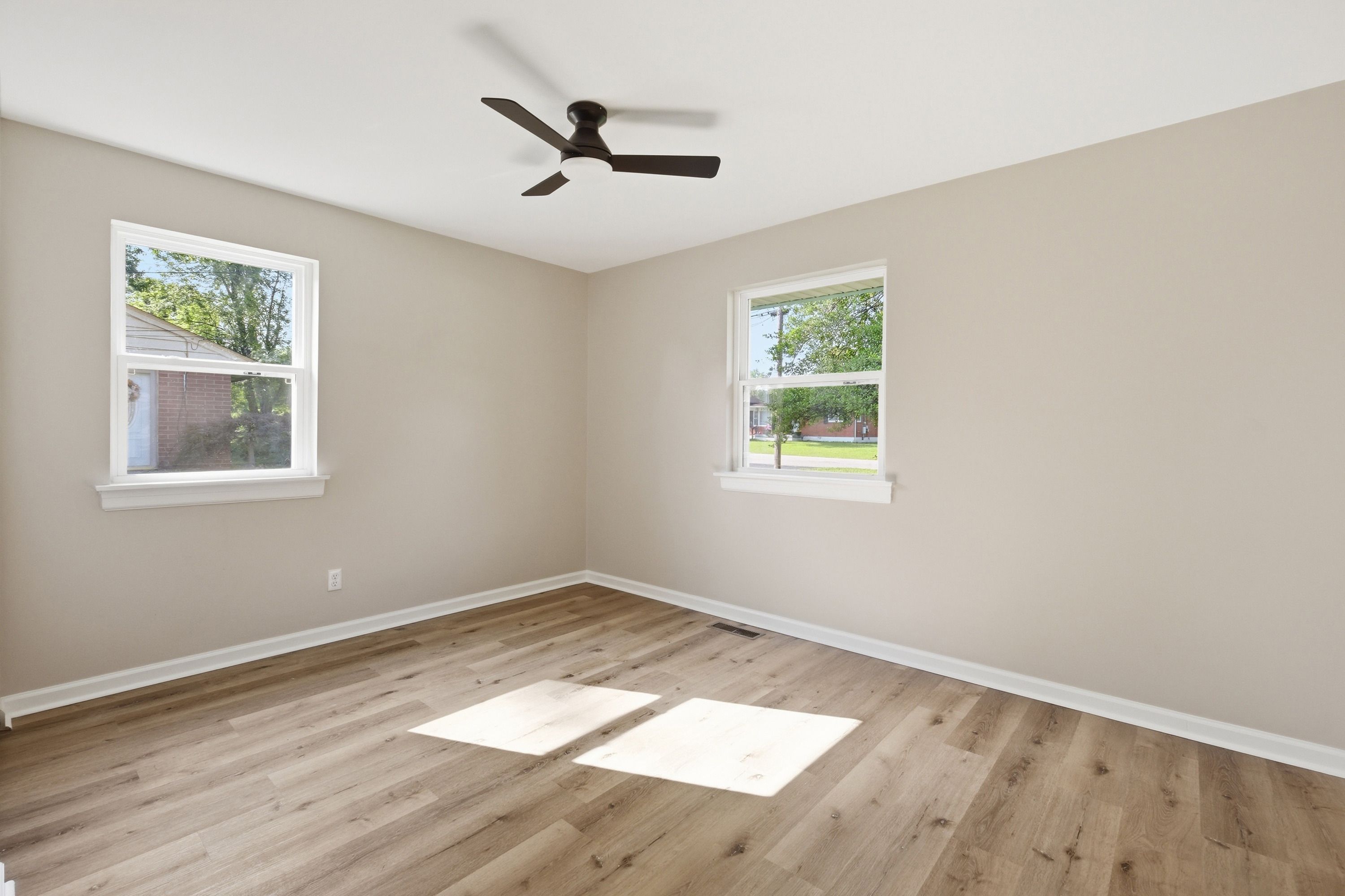  2209 Peaslee Road, Louisville, KY 40216 - 物件實景