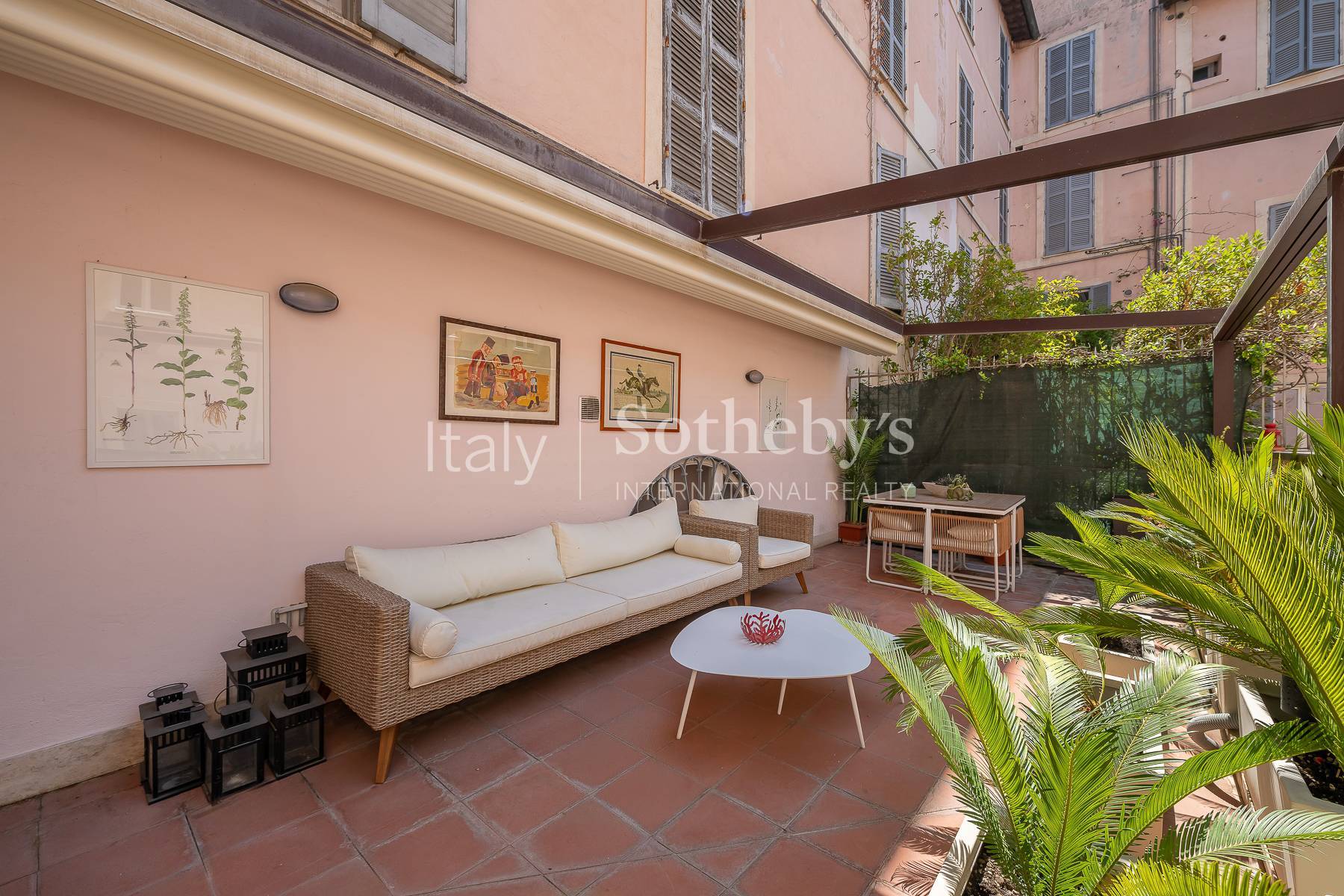  Refined pied-à-terre with a charming terrace in the exclusive Palazzo Balestra - 物件實景