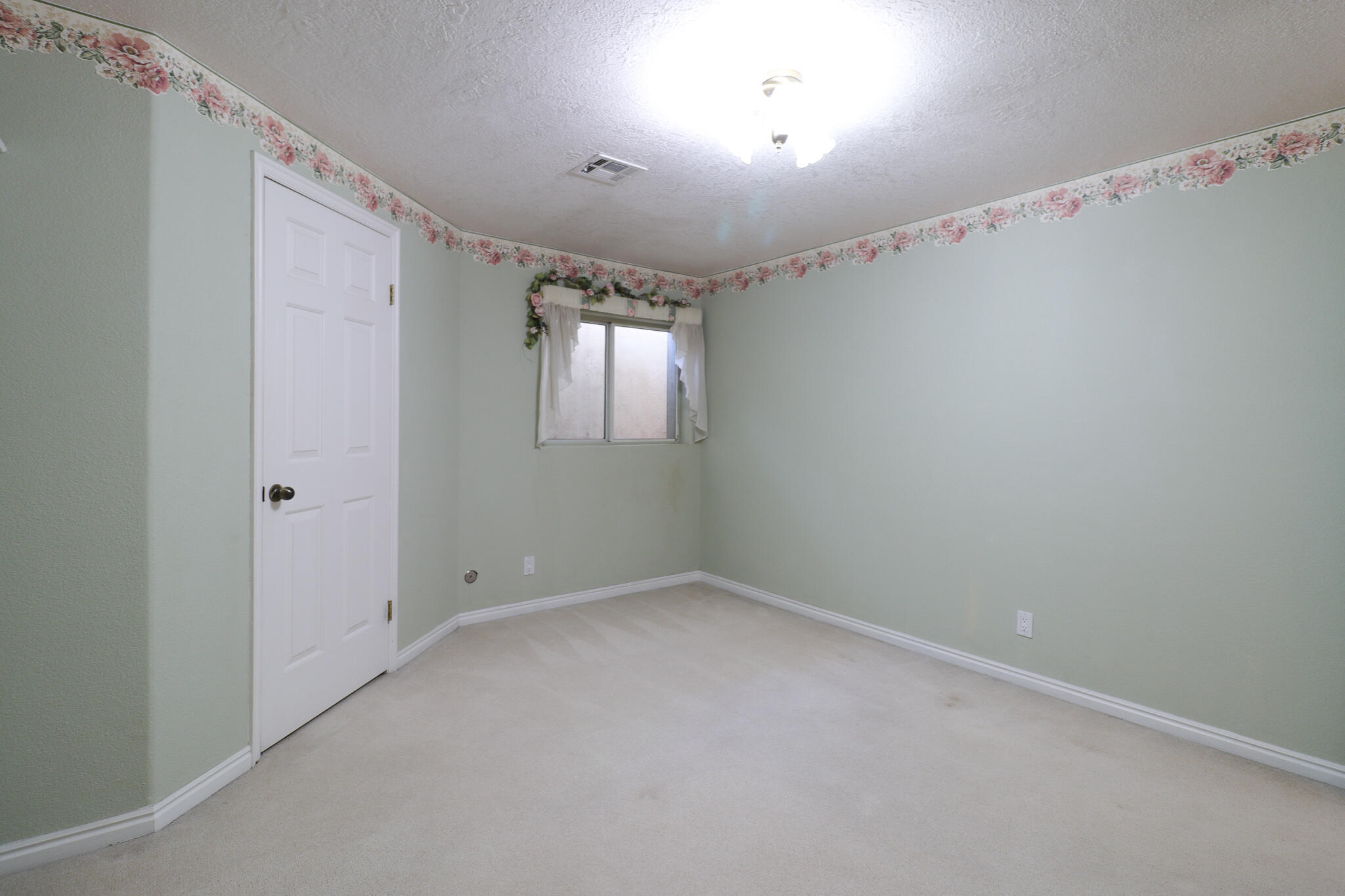 St George, Utah, 84790, United States, 6 Bedrooms Bedrooms, ,Residential,For Sale,1839961