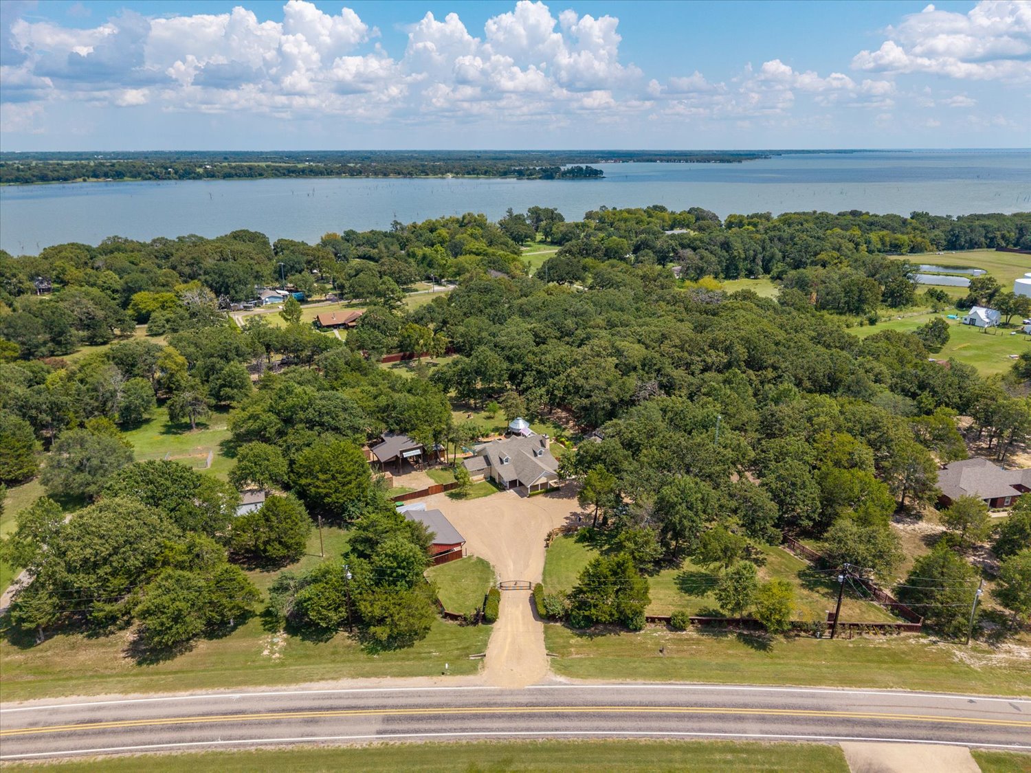 Quinlan, Texas, 75474, United States, 2 Bedrooms Bedrooms, ,2 BathroomsBathrooms,Residential,For Sale,1937387