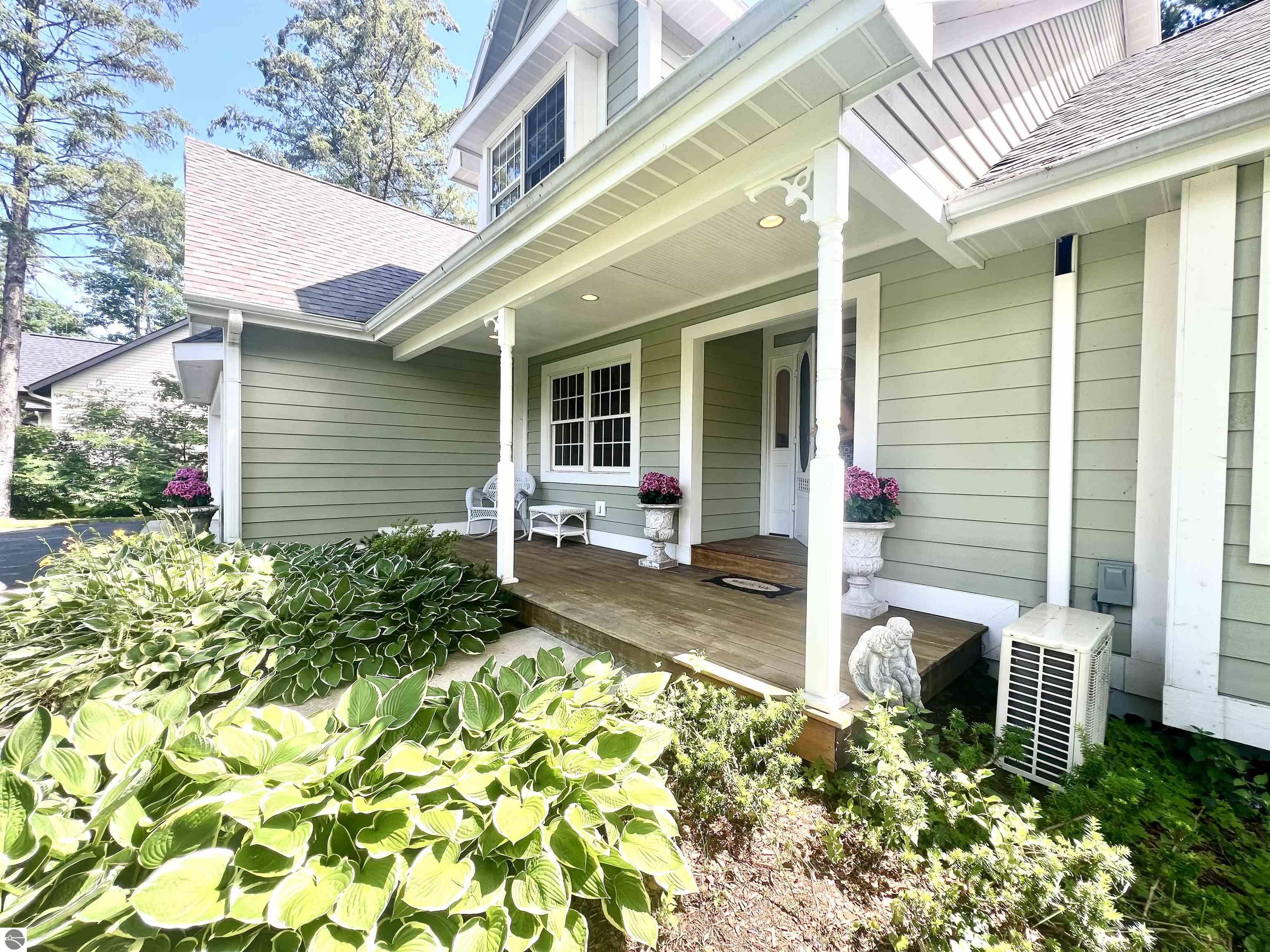 Traverse City, Michigan, 49686, United States, 4 Bedrooms Bedrooms, ,3 BathroomsBathrooms,Residential,For Sale,1883605