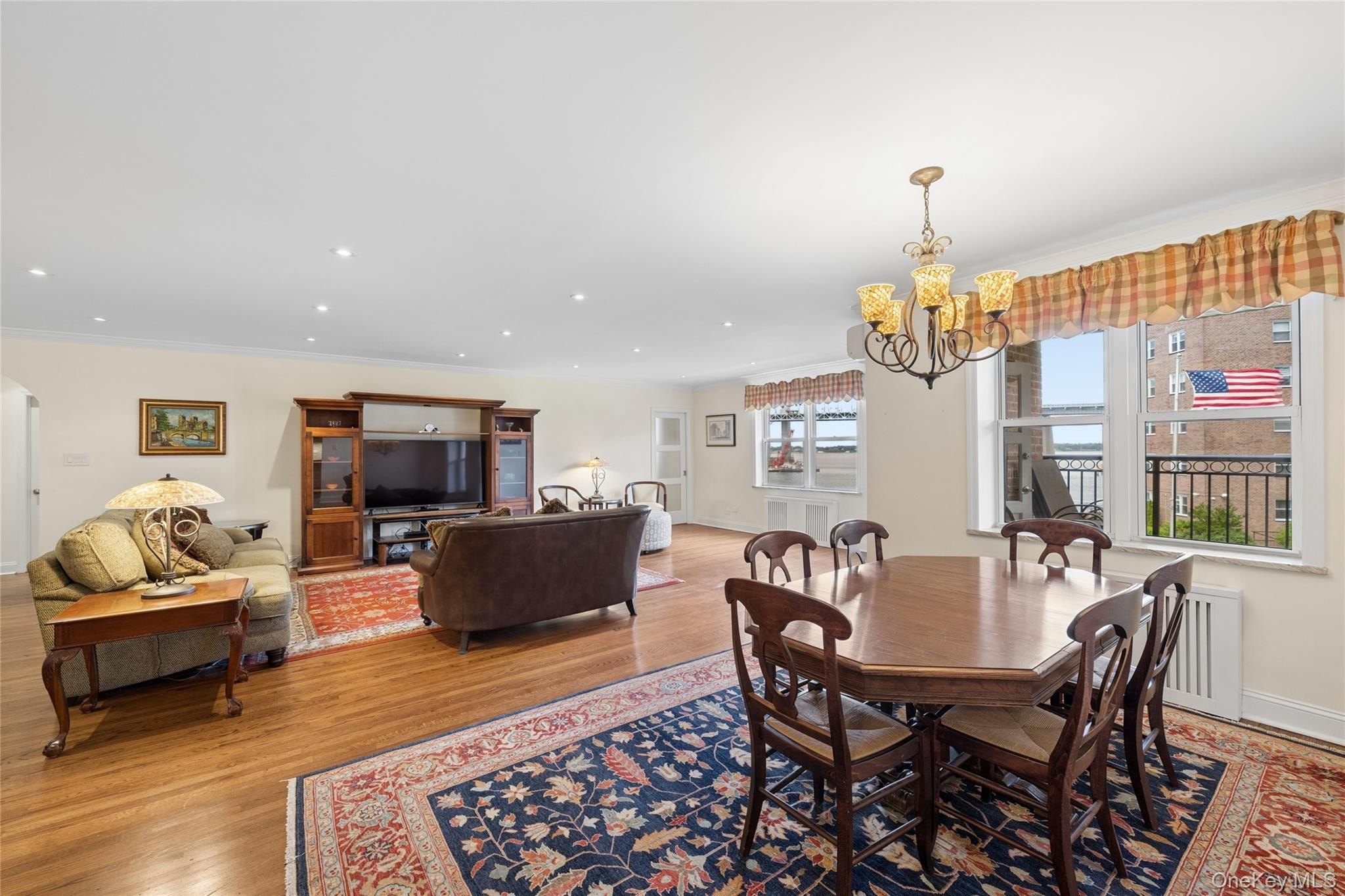 Beechhurst, New York, 11357, United States, 3 Bedrooms Bedrooms, ,2 BathroomsBathrooms,Residential,For Sale,2049222