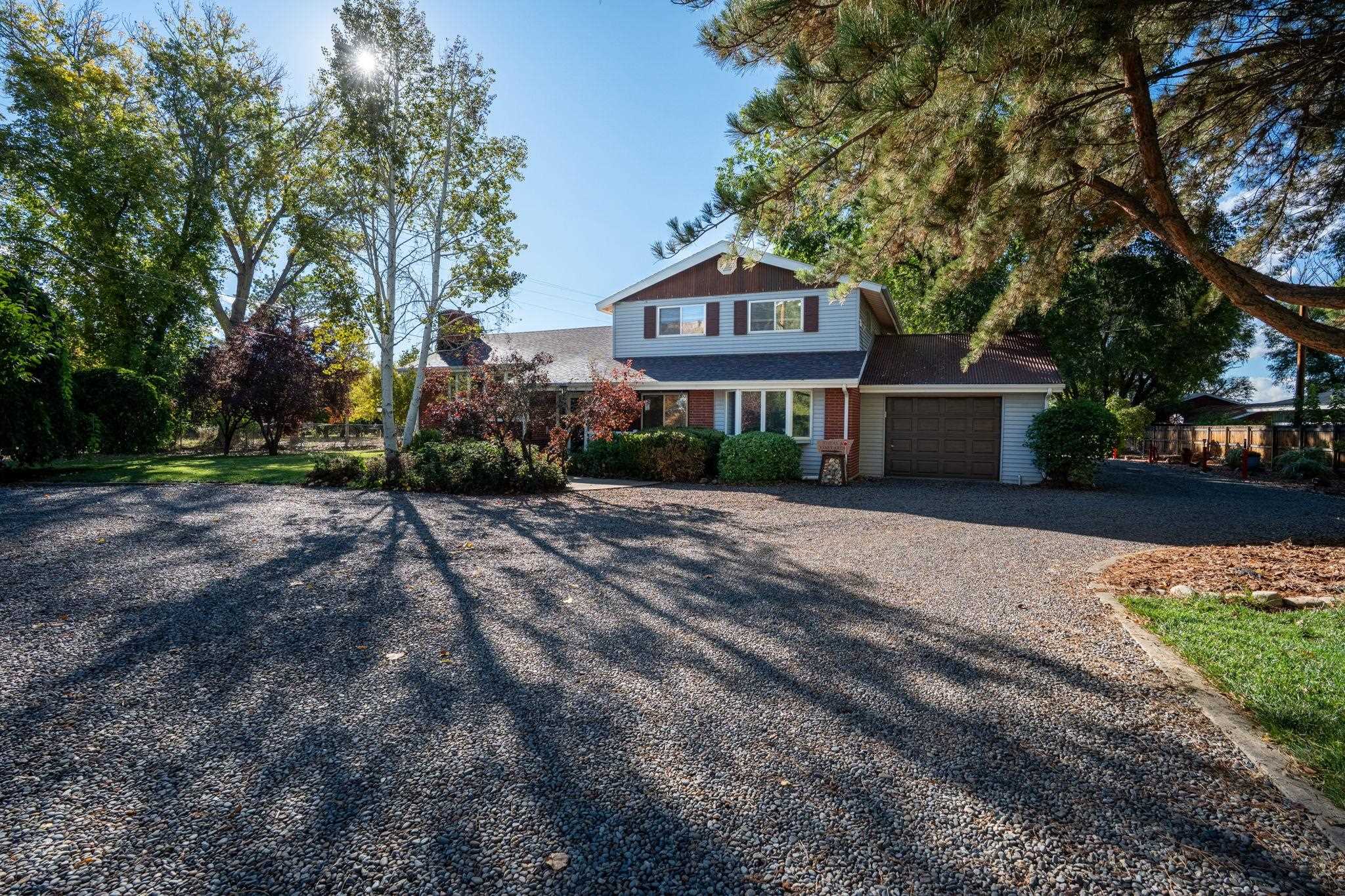 Palisade, Colorado, 81526, United States, 5 Bedrooms Bedrooms, ,6 BathroomsBathrooms,Residential,For Sale,2007514