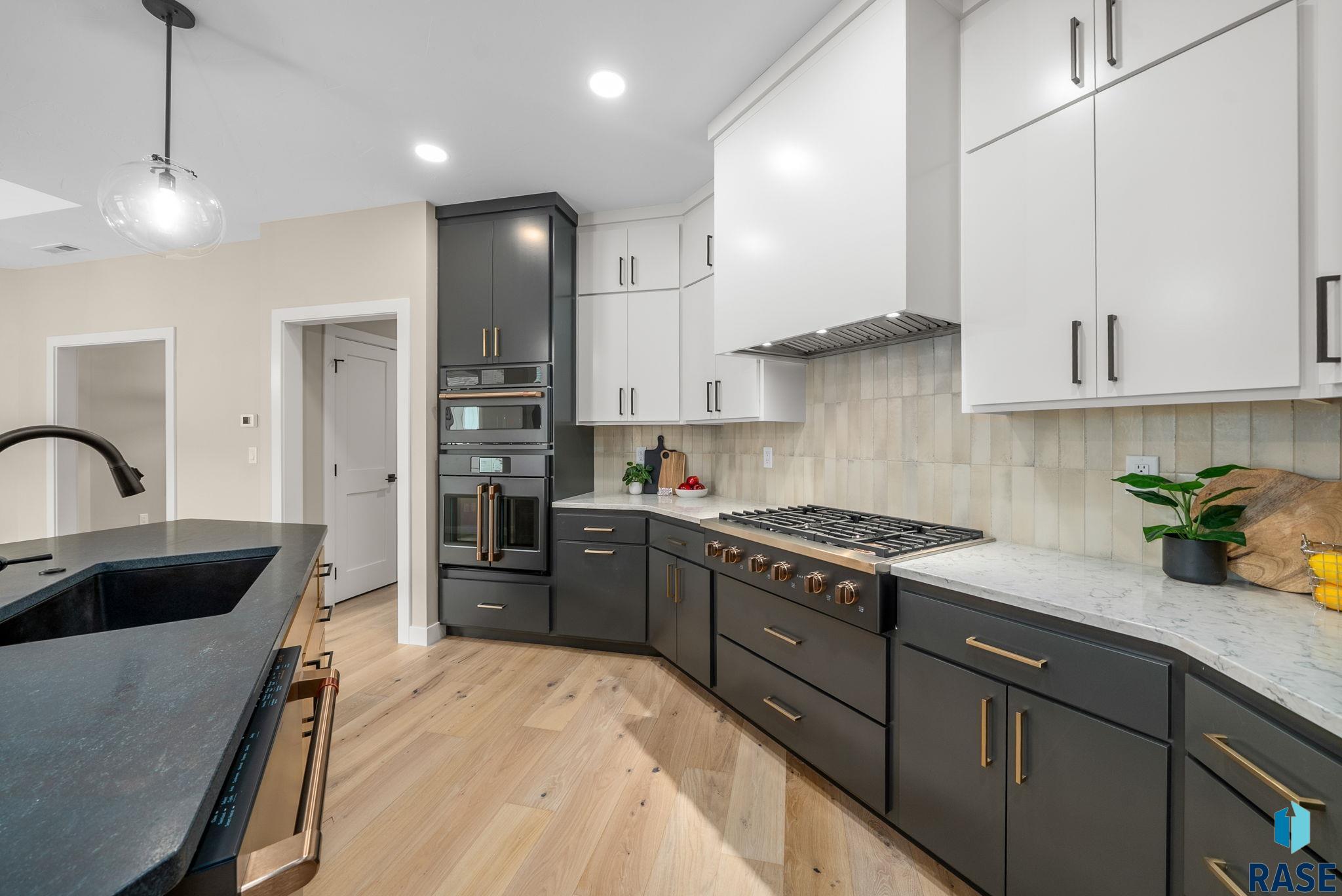 Sioux Falls, South Dakota, 57110, United States, 3 Bedrooms Bedrooms, ,3 BathroomsBathrooms,Residential,For Sale,2005643