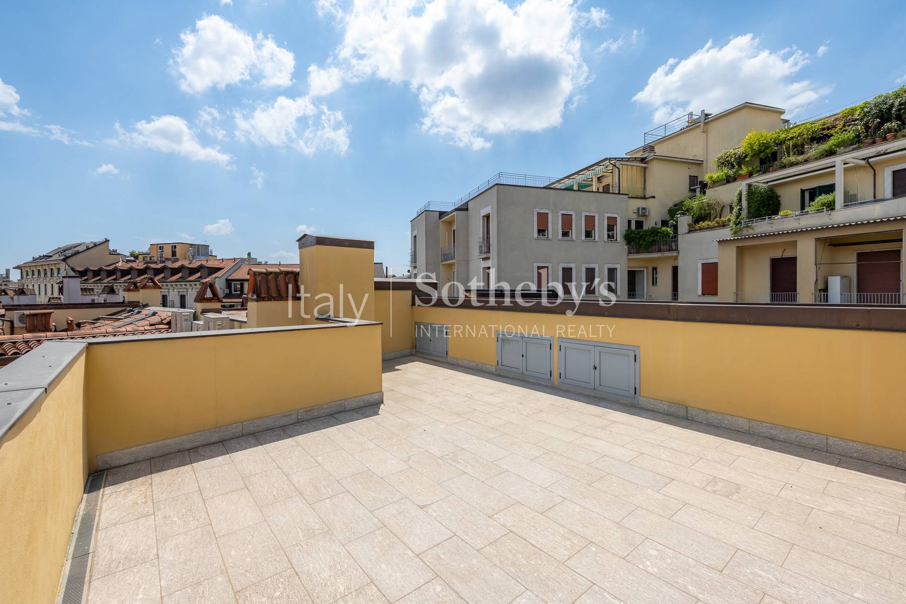  Fully renovated penthouse in the Magenta/Castello area - 物件實景