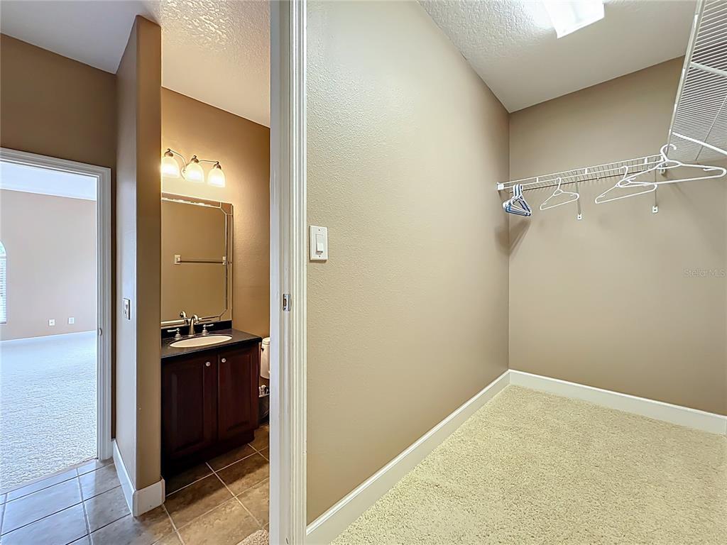 Orlando, Florida, 32829, United States, 4 Bedrooms Bedrooms, ,4 BathroomsBathrooms,Residential,For Sale,1913798