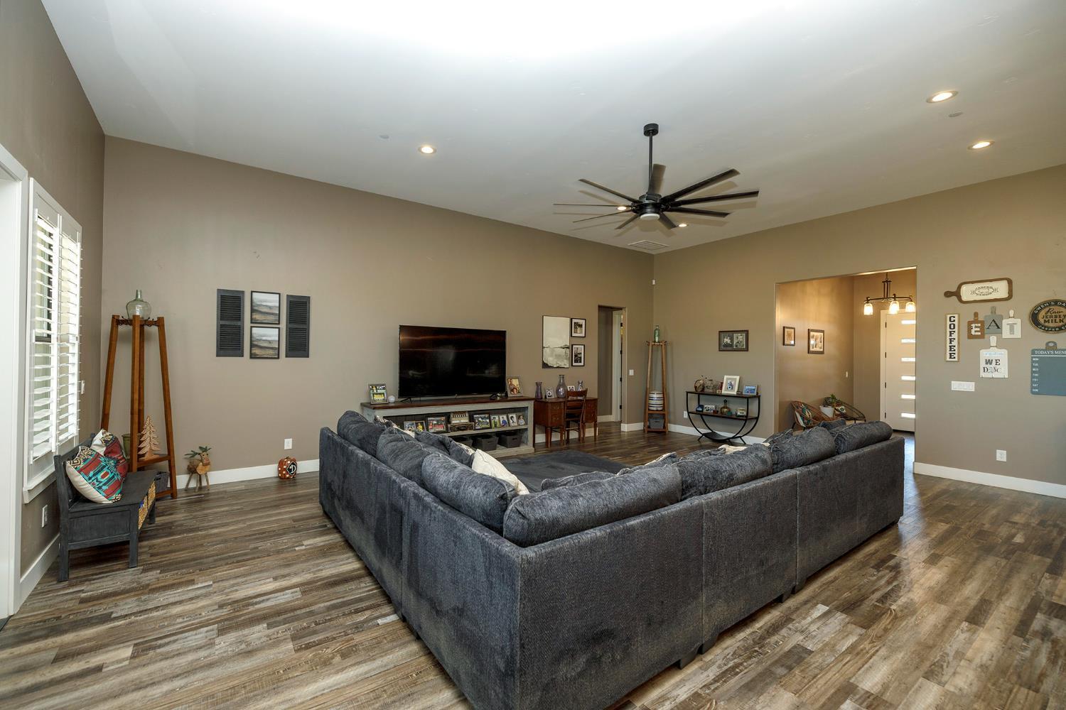 Hilmar, California, 95324, United States, 4 Bedrooms Bedrooms, ,4 BathroomsBathrooms,Residential,For Sale,1983314