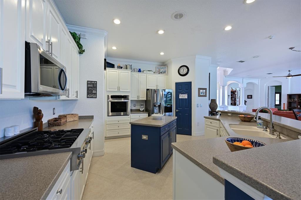 Bradenton, Florida, 34212, United States, 4 Bedrooms Bedrooms, ,3 BathroomsBathrooms,Residential,For Sale,1848553