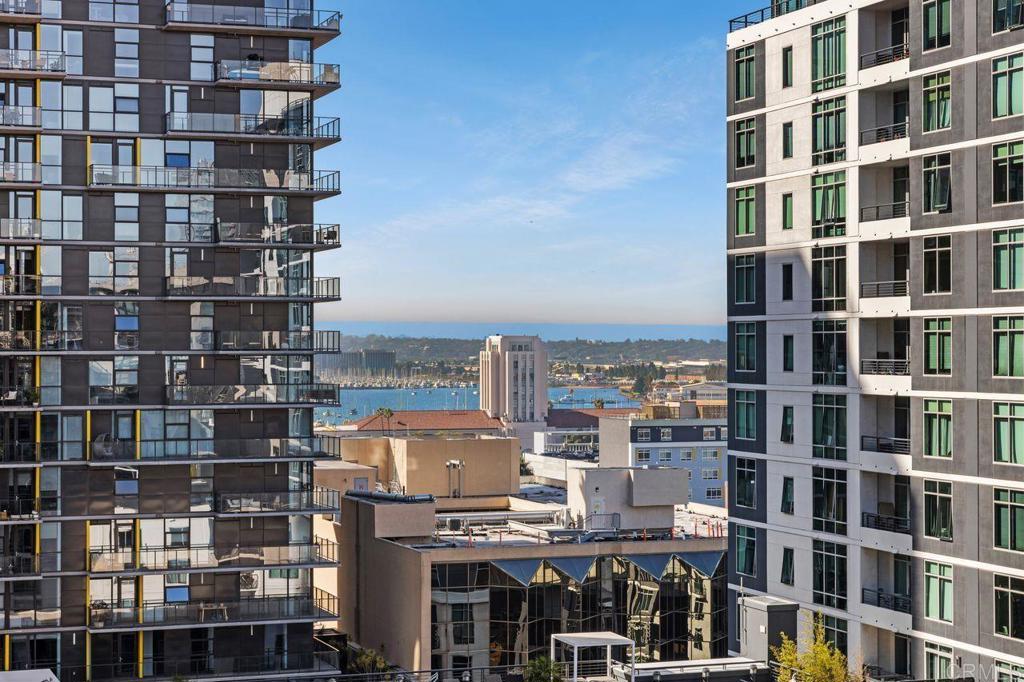 San Diego, California, 92101, United States, 2 Bedrooms Bedrooms, ,2 BathroomsBathrooms,Residential,For Sale,1992080