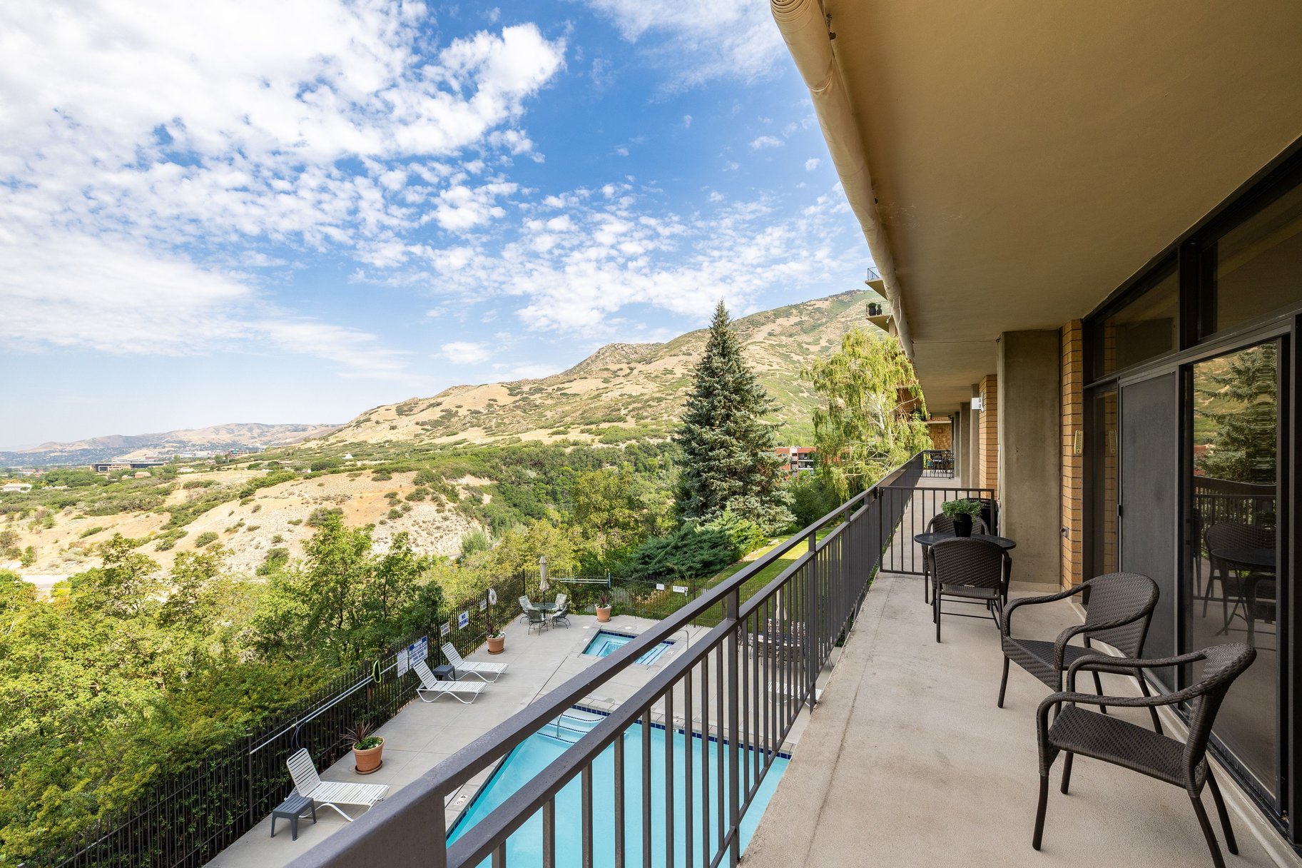  Immaculate condo with expansive valley and city views - 物件實景