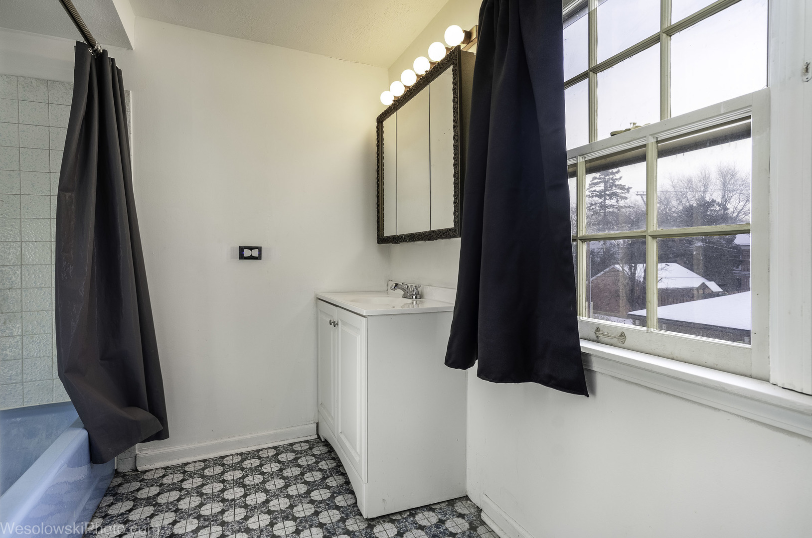 Chicago, Illinois, 60646, United States, 4 Bedrooms Bedrooms, ,2 BathroomsBathrooms,Residential,For Sale,2012084