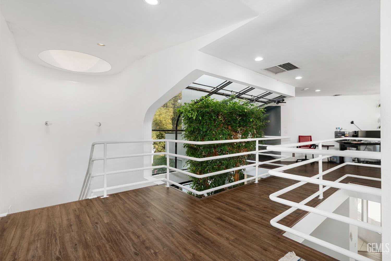 Bakersfield, California, 93308, United States, 5 Bedrooms Bedrooms, ,4 BathroomsBathrooms,Residential,For Sale,1975349