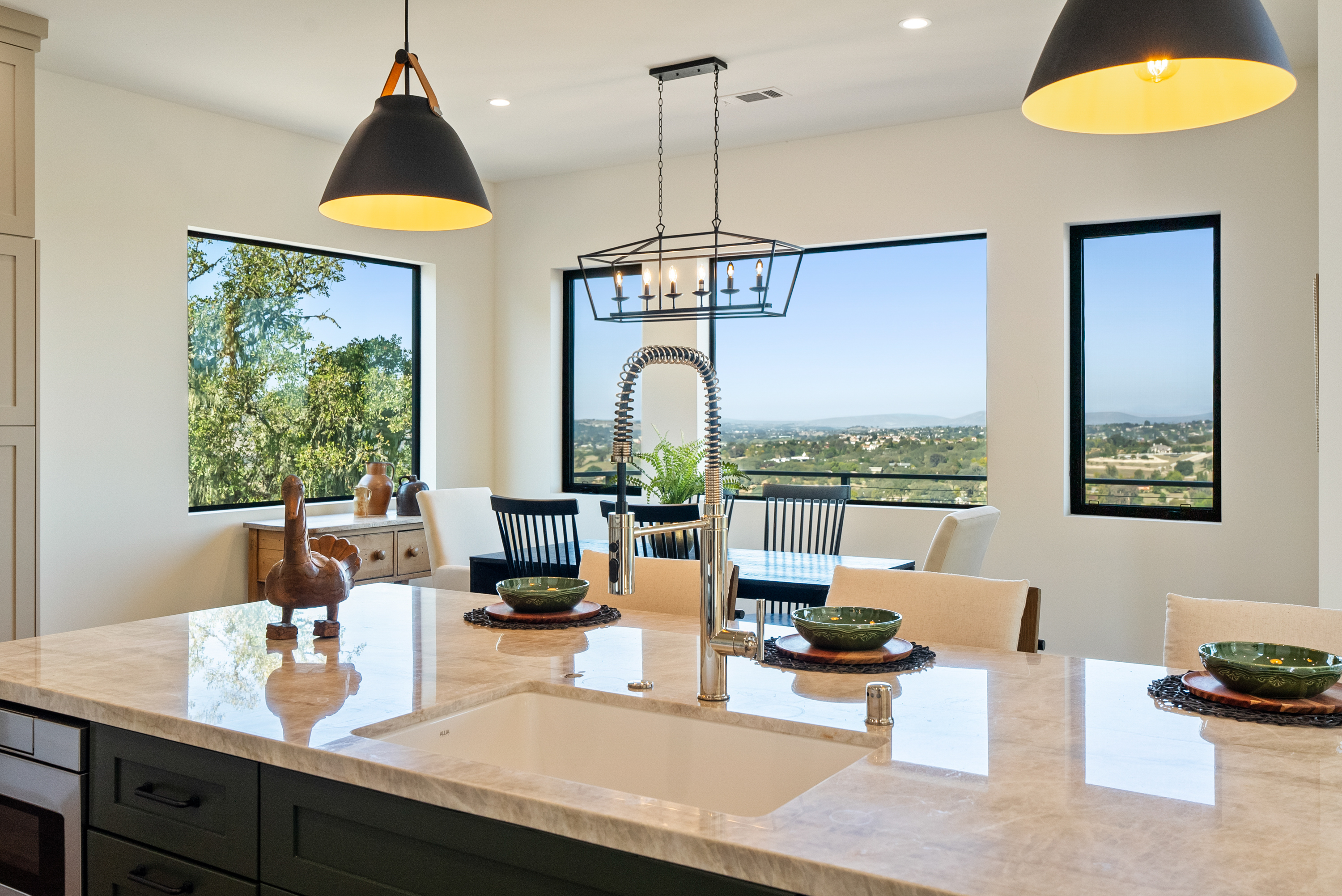  2220 Battering Rock - 物件實景