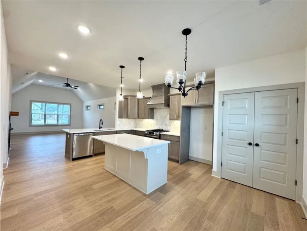 Bentonville, Arkansas, 72713, United States, 4 Bedrooms Bedrooms, ,3 BathroomsBathrooms,Residential,For Sale,1966275