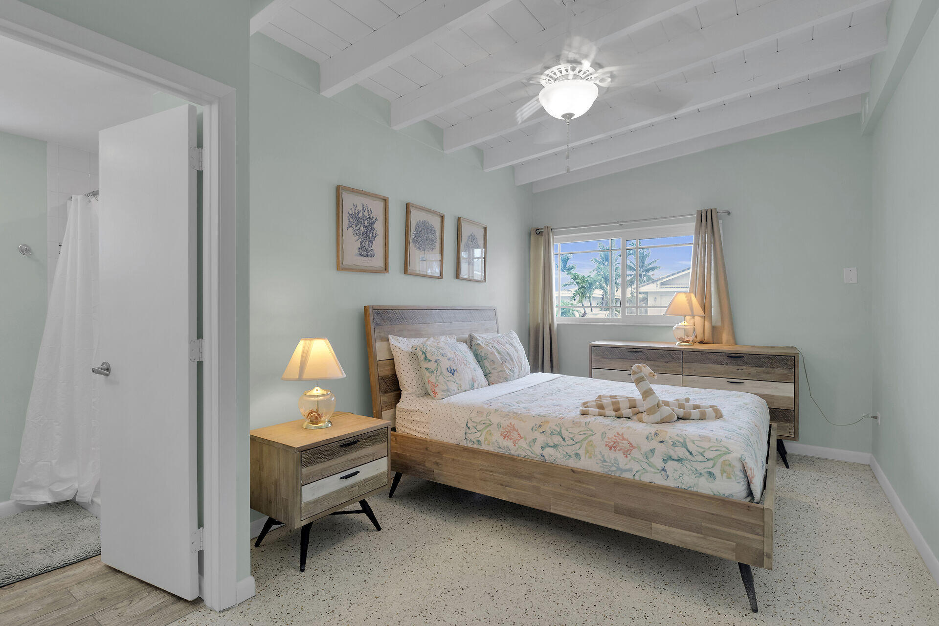 KEY COLONY, Florida, 33051, United States, 4 Bedrooms Bedrooms, ,4 BathroomsBathrooms,Residential,For Sale,1991822