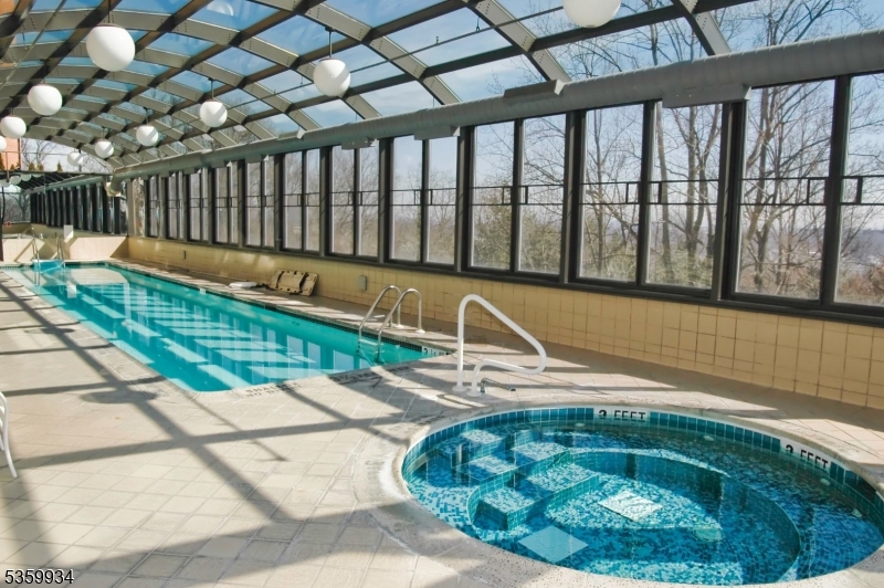 Maplewood Twp., New Jersey, 07040, United States, 2 Bedrooms Bedrooms, ,3 BathroomsBathrooms,Residential,For Sale,1913781