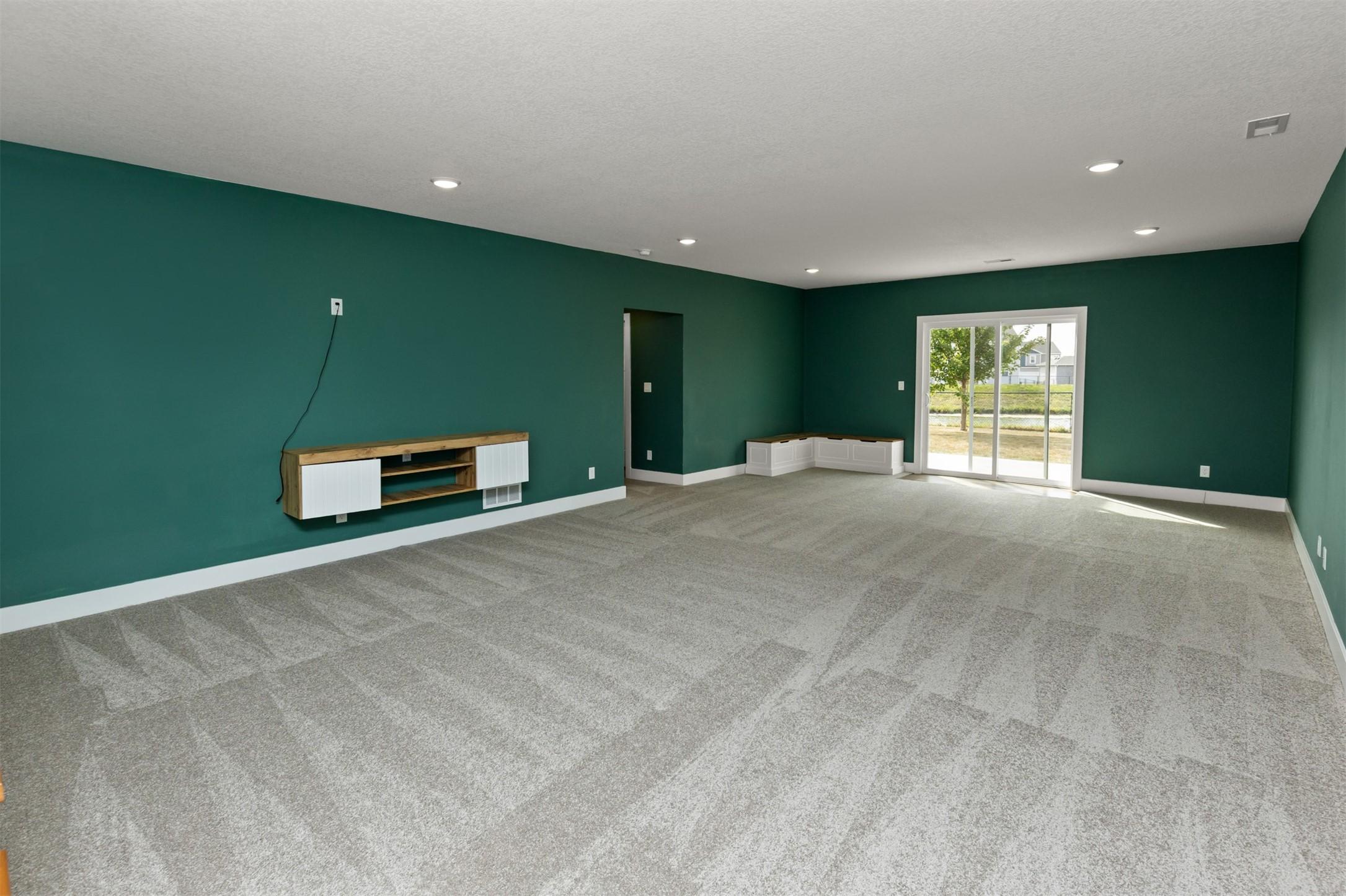 Waukee, Iowa, 50263, United States, 4 Bedrooms Bedrooms, ,3 BathroomsBathrooms,Residential,For Sale,1979913