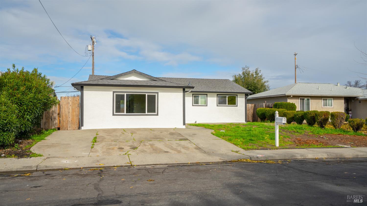 Vacaville, California, 95688, United States, 4 Bedrooms Bedrooms, ,2 BathroomsBathrooms,Residential,For Sale,2008554