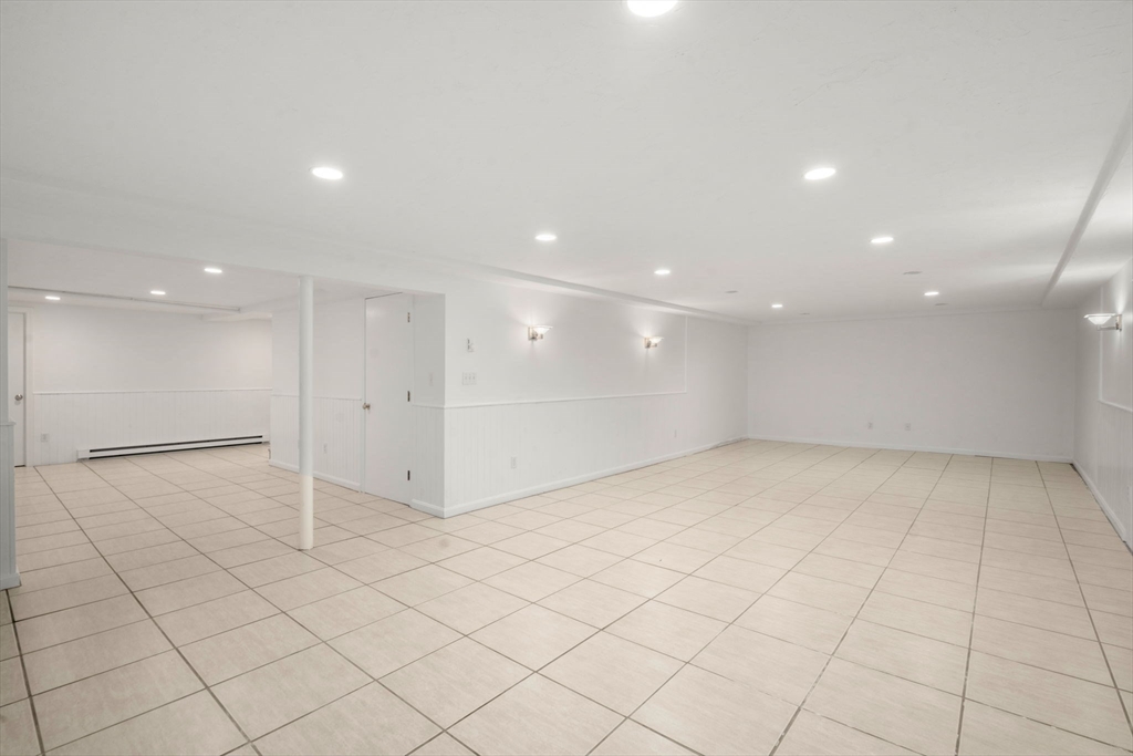 Walpole, Massachusetts, 02081, United States, 4 Bedrooms Bedrooms, ,4 BathroomsBathrooms,Residential,For Sale,1987866