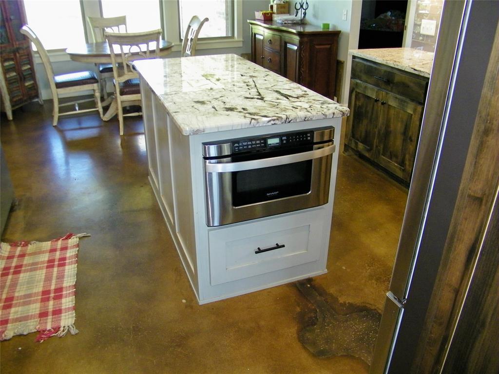 Kingfisher, Oklahoma, 73750, United States, 4 Bedrooms Bedrooms, ,3 BathroomsBathrooms,Residential,For Sale,1973899