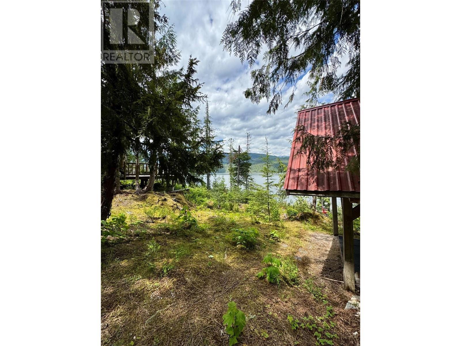 SICAMOUS, British Columbia, V0E 2V0, CA, 3 Bedrooms Bedrooms, ,2 BathroomsBathrooms,Residential,For Sale,1838077