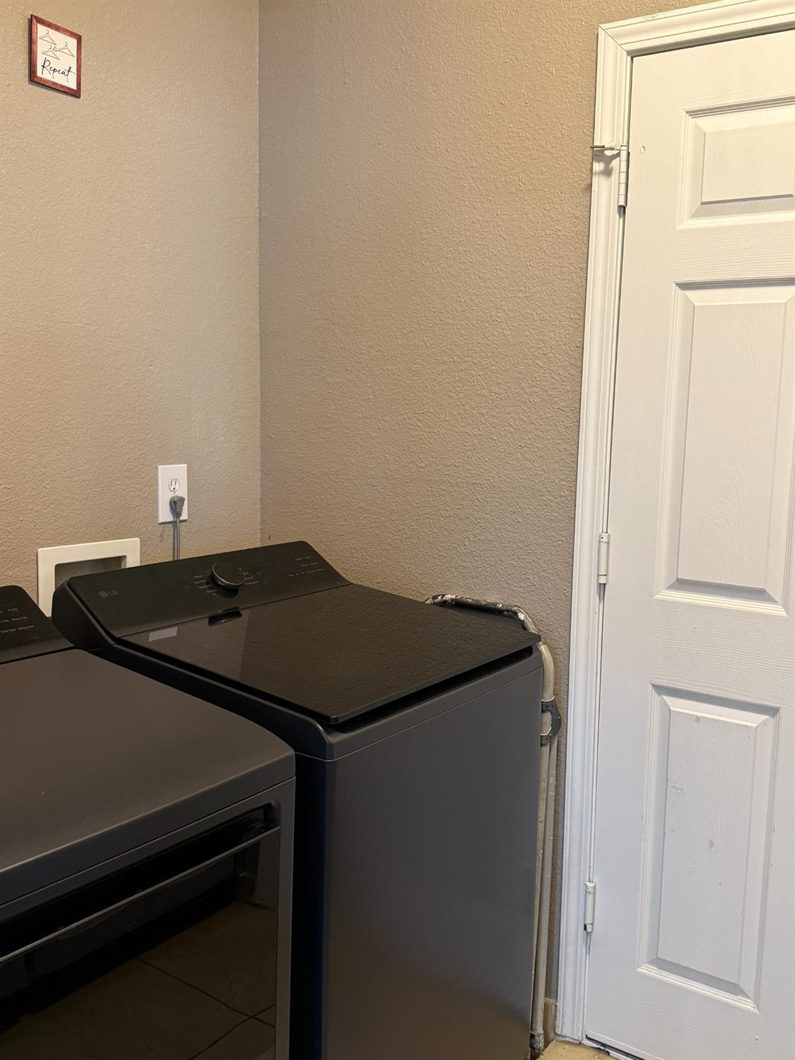 Los Banos, California, 93635, United States, 4 Bedrooms Bedrooms, ,3 BathroomsBathrooms,Residential,For Sale,1921420