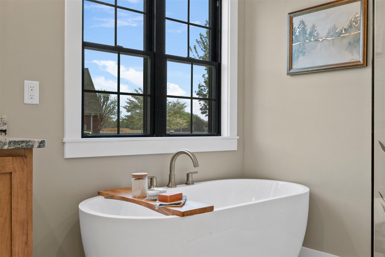 Franklin, Kentucky, 42134, United States, 3 Bedrooms Bedrooms, ,3 BathroomsBathrooms,Residential,For Sale,1988354