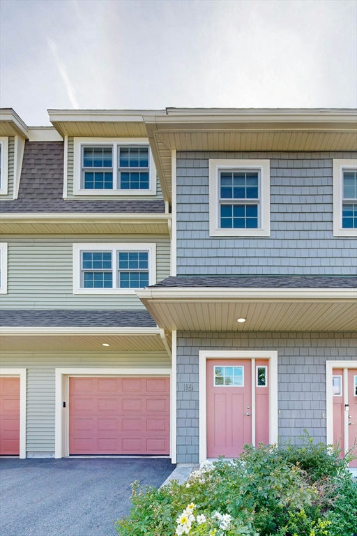 Lynn, Massachusetts, 01905, United States, 2 Bedrooms Bedrooms, ,2 BathroomsBathrooms,Residential,For Sale,1976734