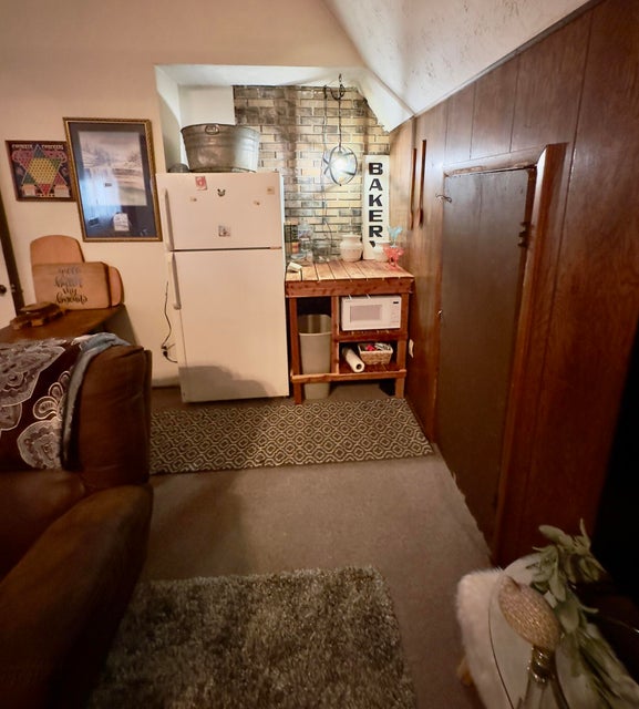 Albany, Kentucky, 42602, United States, 4 Bedrooms Bedrooms, ,2 BathroomsBathrooms,Residential,For Sale,1905722