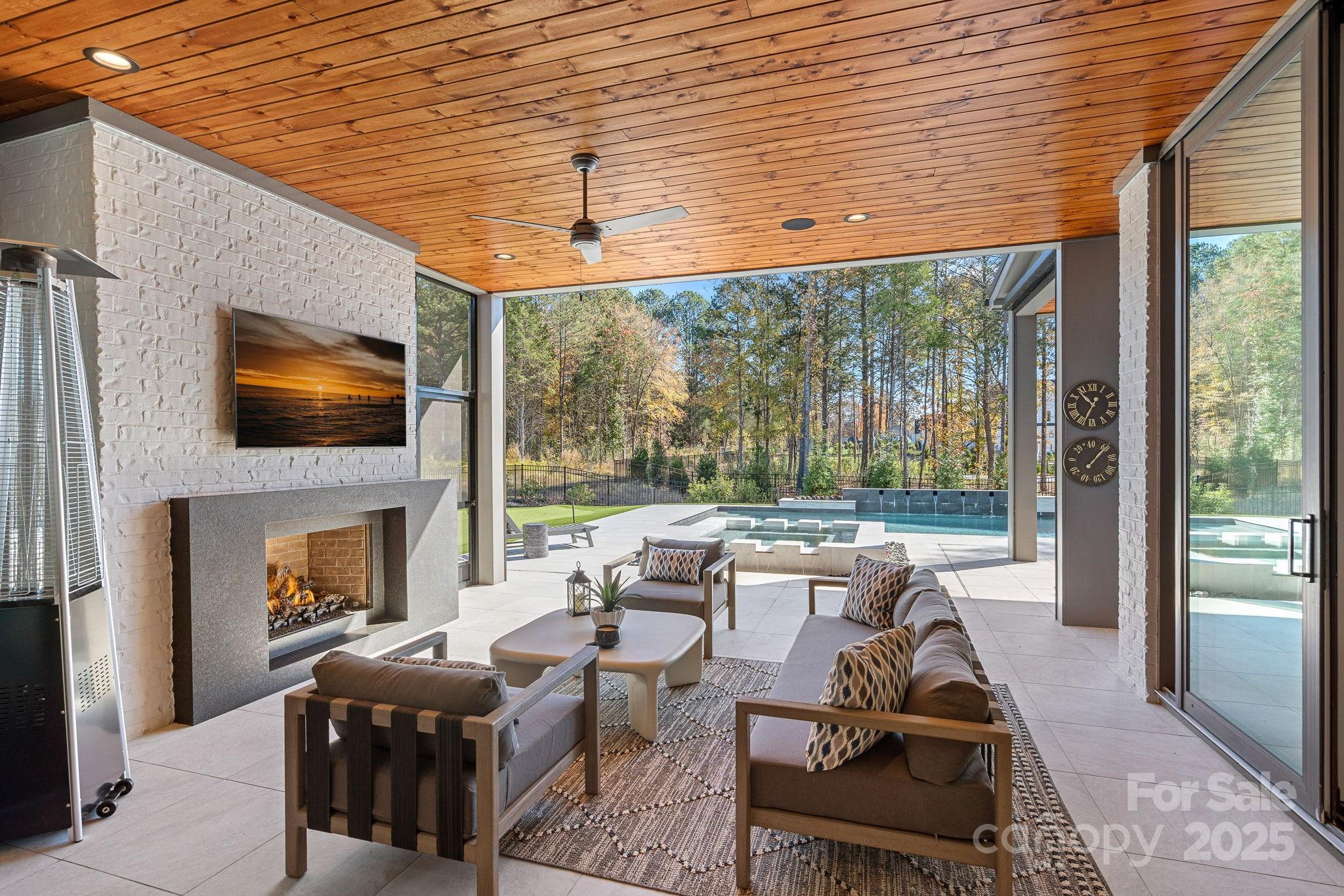 Davidson, North Carolina, 28036, United States, 5 Bedrooms Bedrooms, ,7 BathroomsBathrooms,Residential,For Sale,1989460