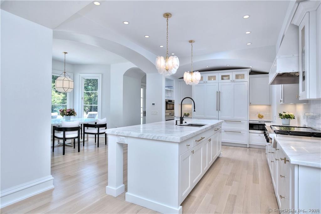 Westport, Connecticut, 06880, United States, 6 Bedrooms Bedrooms, ,7 BathroomsBathrooms,Residential,For Sale,1784417