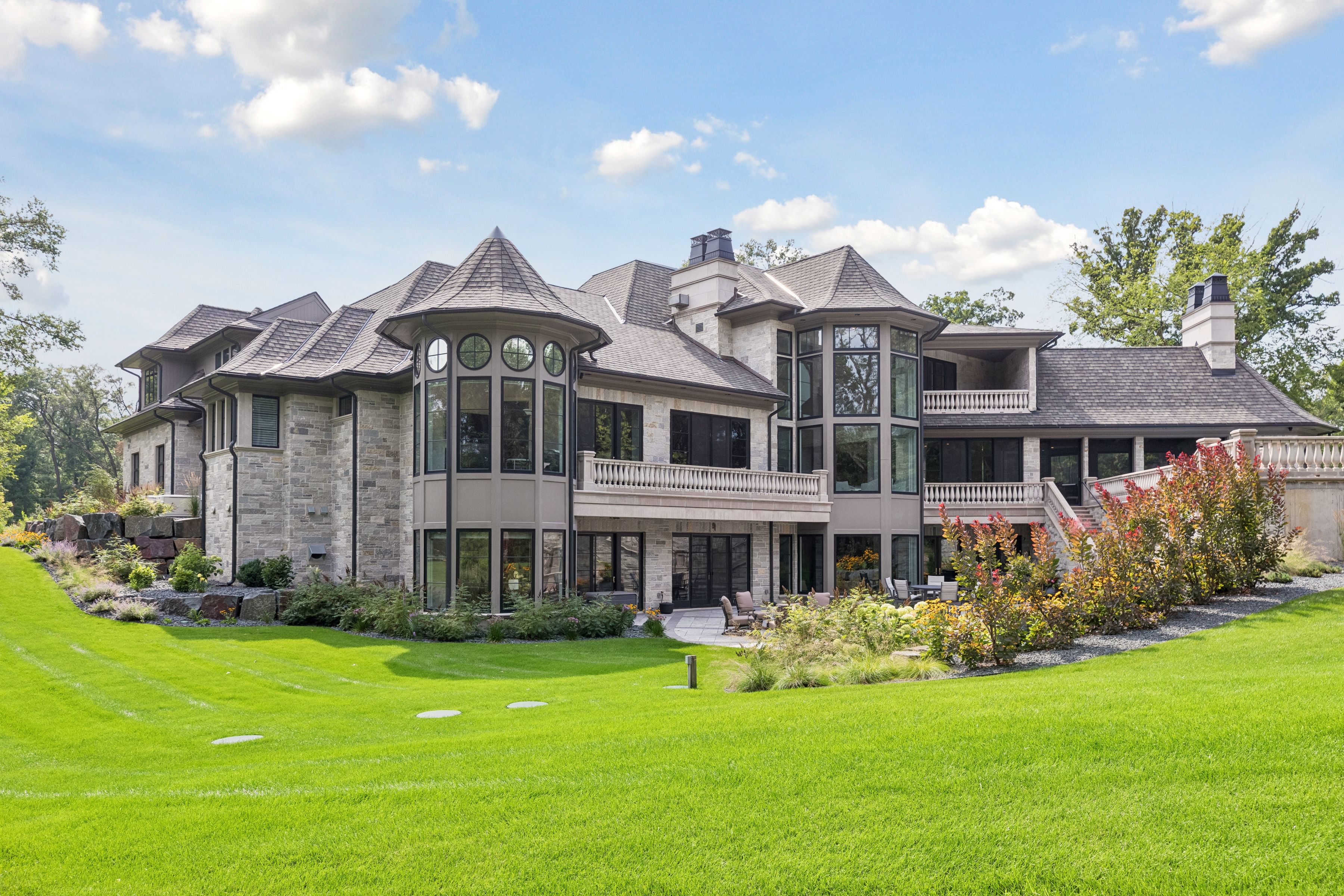  Timeless Elegance on a Private North Oaks Setting - 物件實景