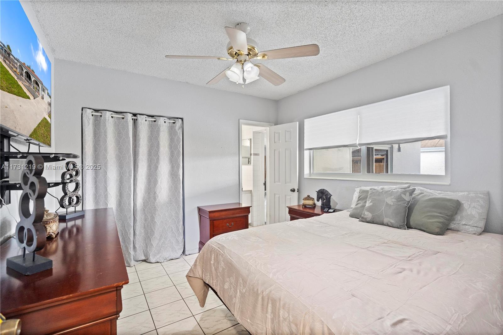 Hialeah, Florida, 33012, United States, 4 Bedrooms Bedrooms, ,4 BathroomsBathrooms,Residential,For Sale,1840227