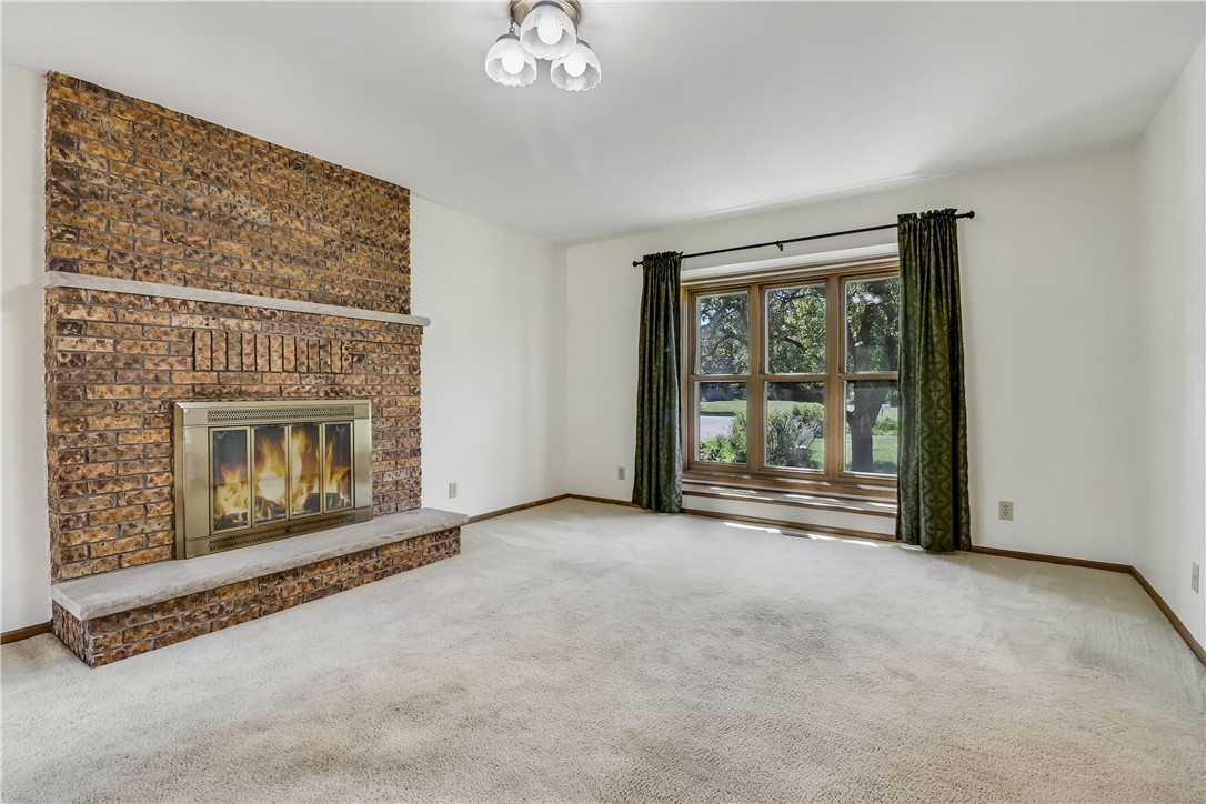 Altoona, Wisconsin, 54720, United States, 4 Bedrooms Bedrooms, ,3 BathroomsBathrooms,Residential,For Sale,1891343