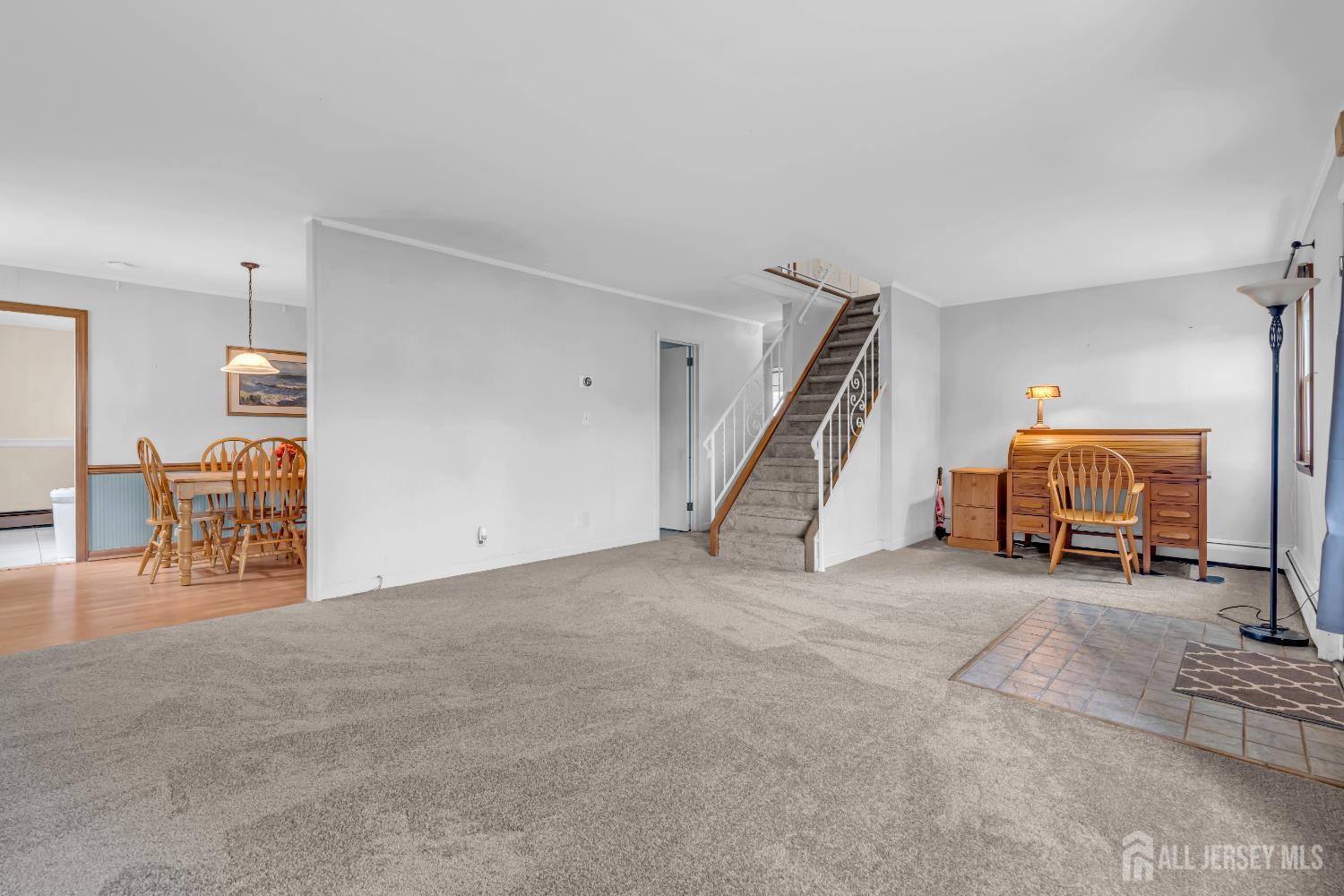 Iselin, New Jersey, 08830, United States, 3 Bedrooms Bedrooms, ,2 BathroomsBathrooms,Residential,For Sale,1966182